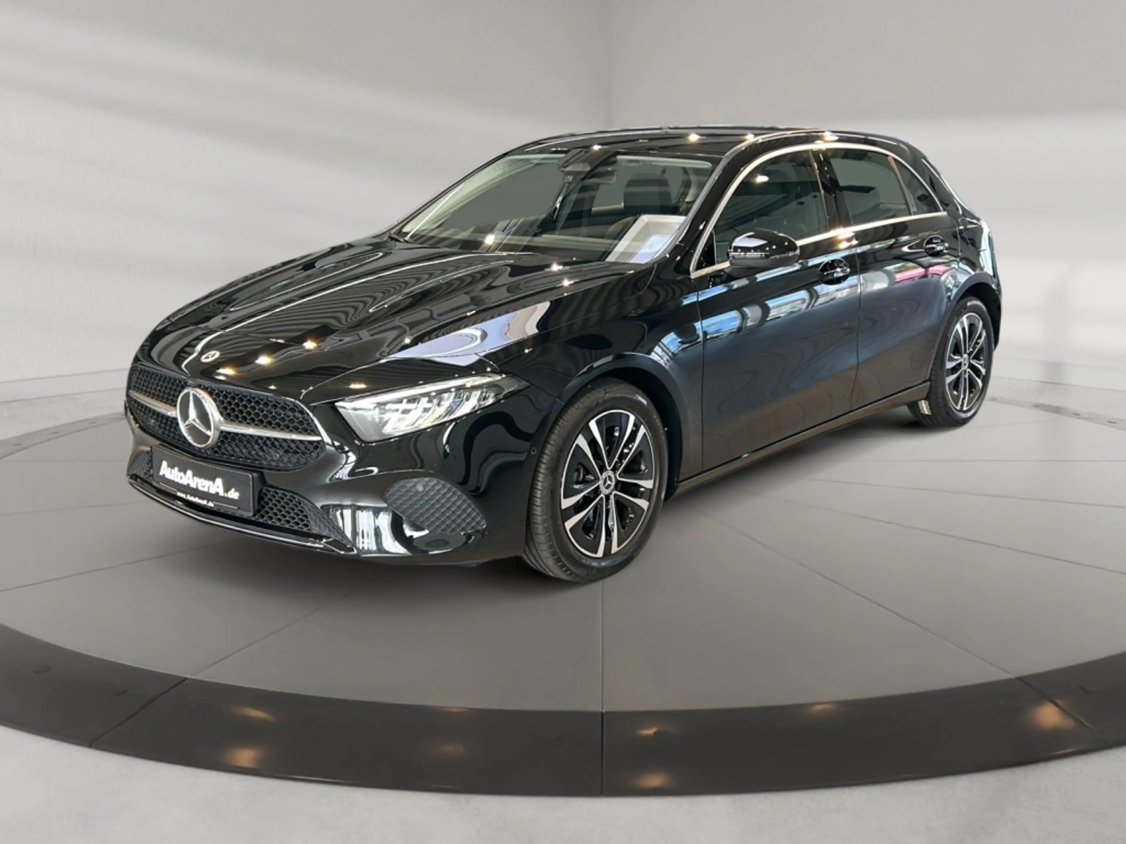 Mercedes-Benz A 200 Progressive Progressive+Wide+Cam+LED+Navi — photo 2