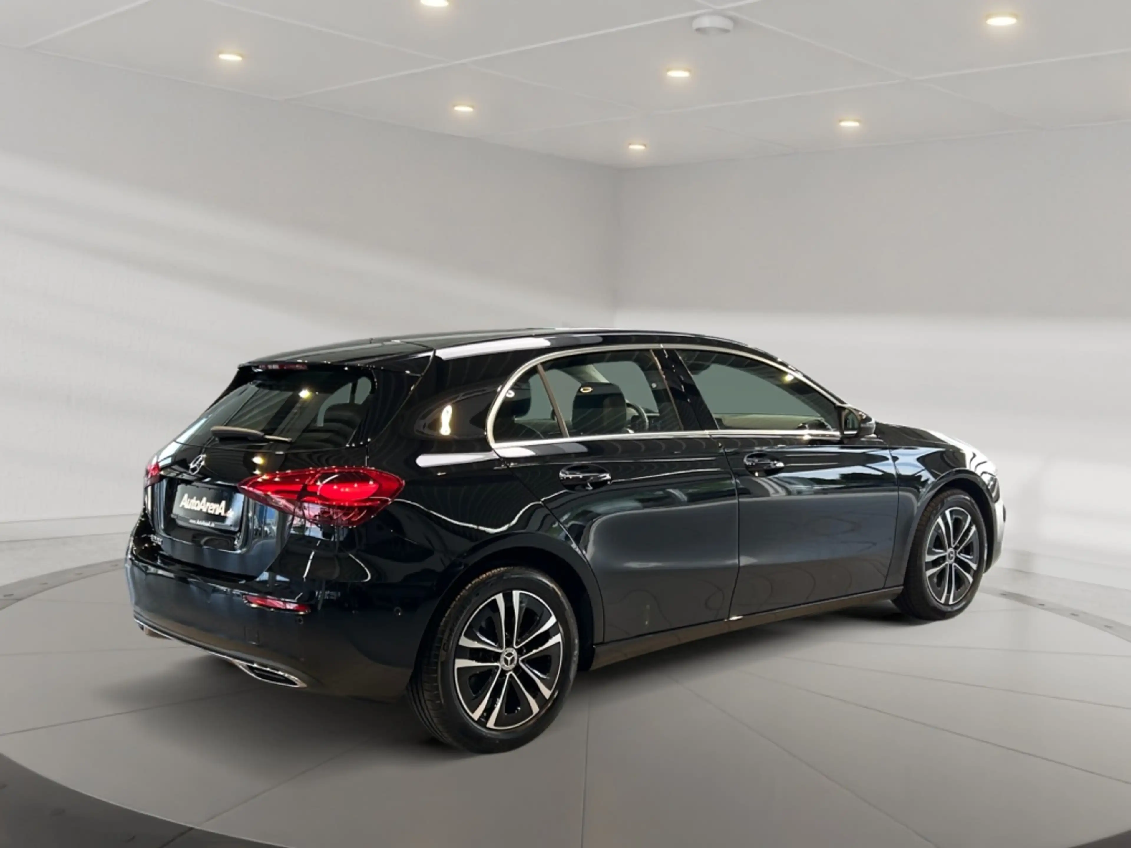Mercedes-Benz A 200 Progressive Progressive+Wide+Cam+LED+Navi — photo 4