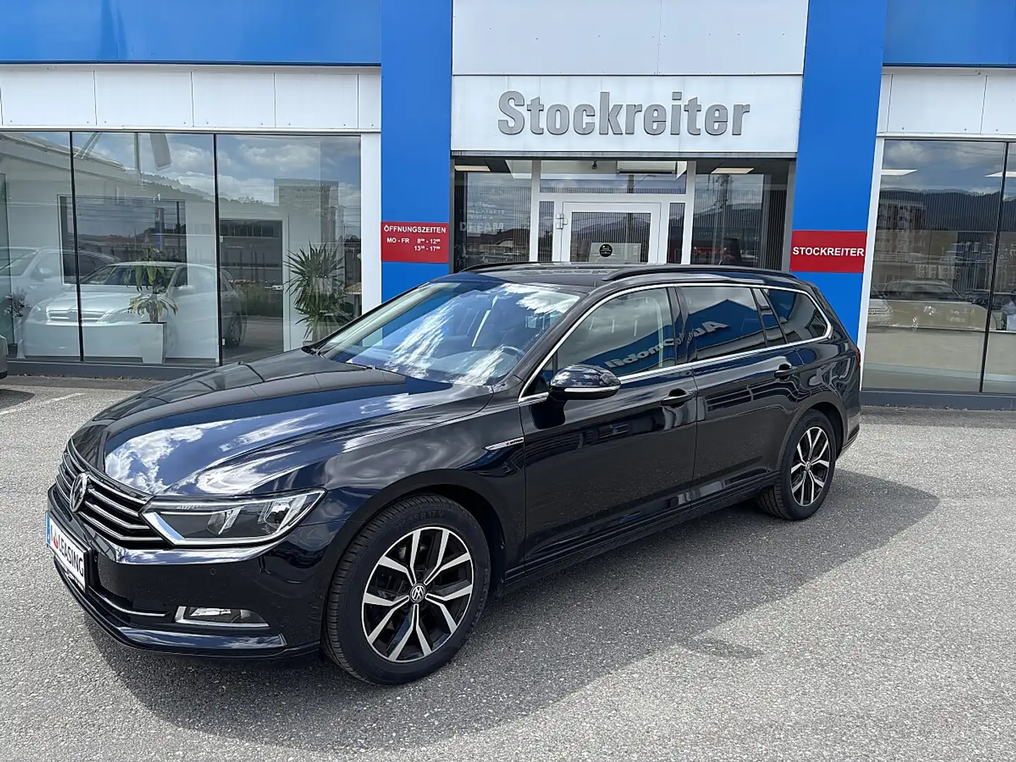 Volkswagen Passat Variant SCR TDI 4Motion DSG*AHK*NAVI*TEMPOACC*APP Schwarz - 1