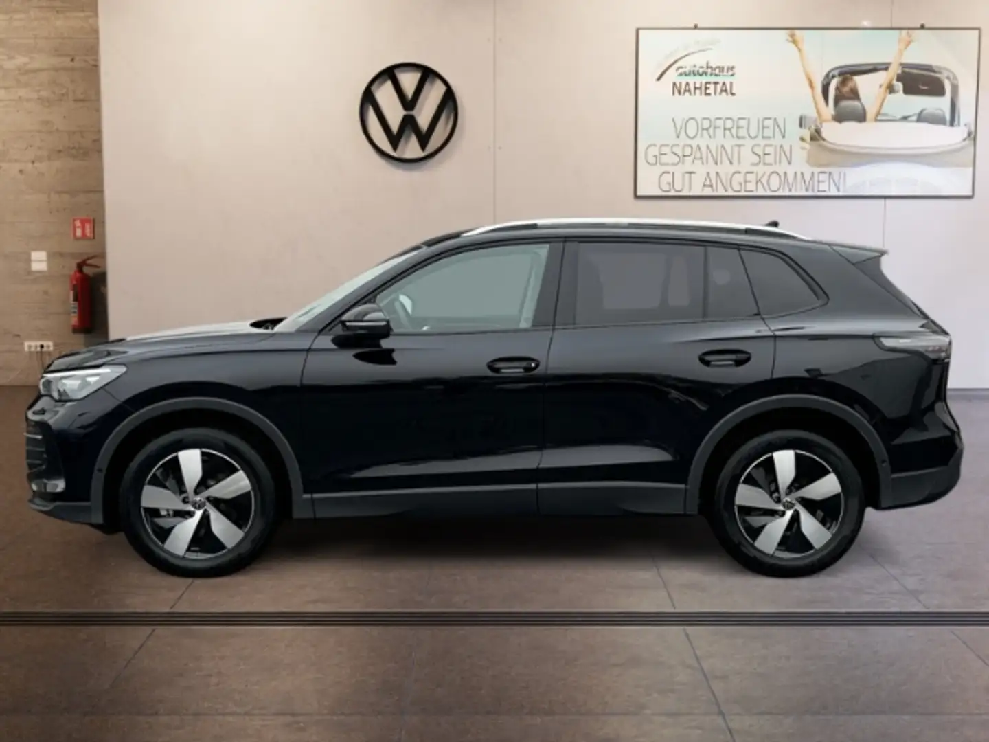 Volkswagen Tiguan 2.0 TDI LIFE 18'' LED+ AHK NAVI IQ DRIVE AREA VIEW Schwarz - 2