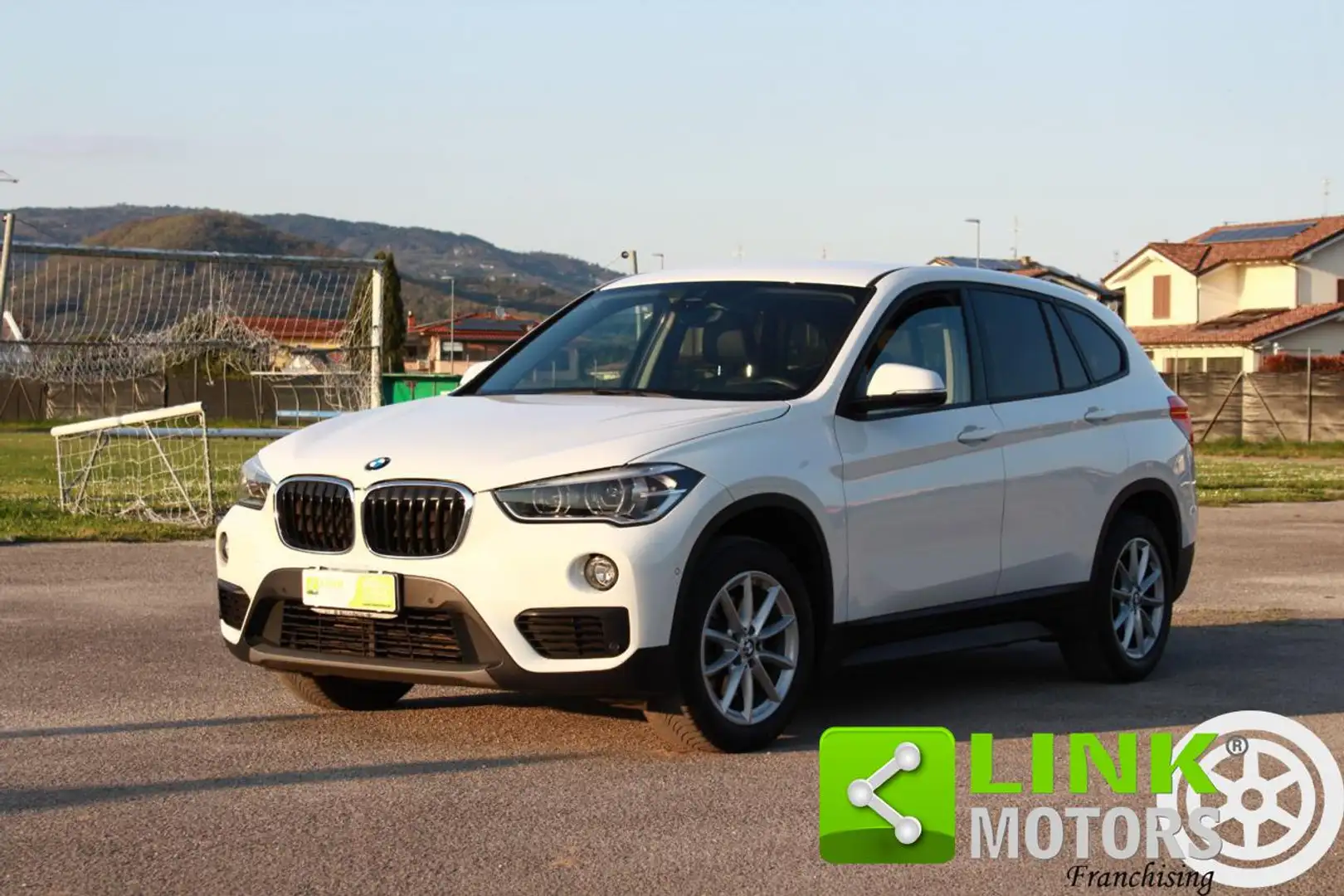 BMW X1 sDrive18d Business Bianco - 2