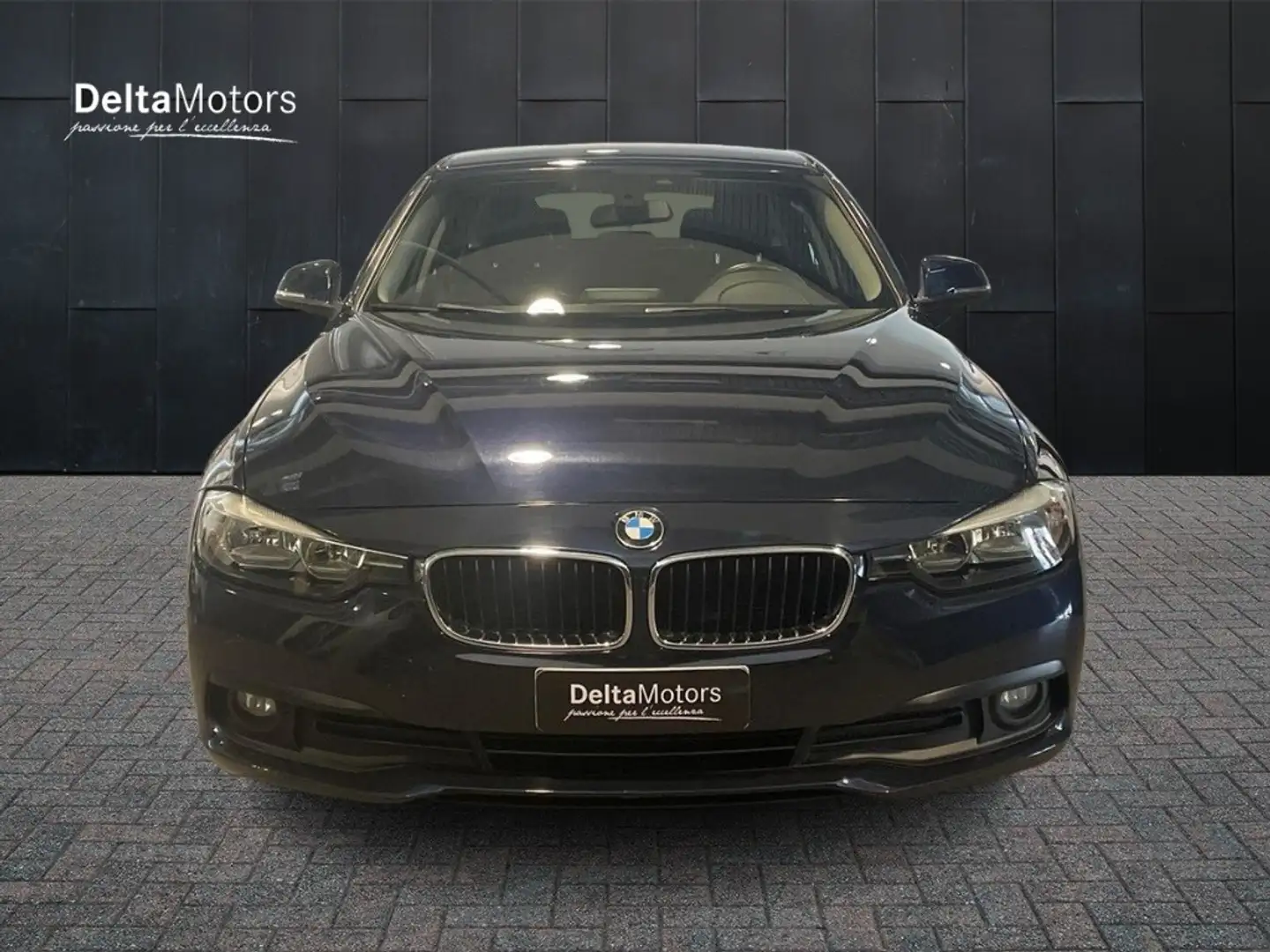 BMW 320 d Business Advantage auto Blauw - 2