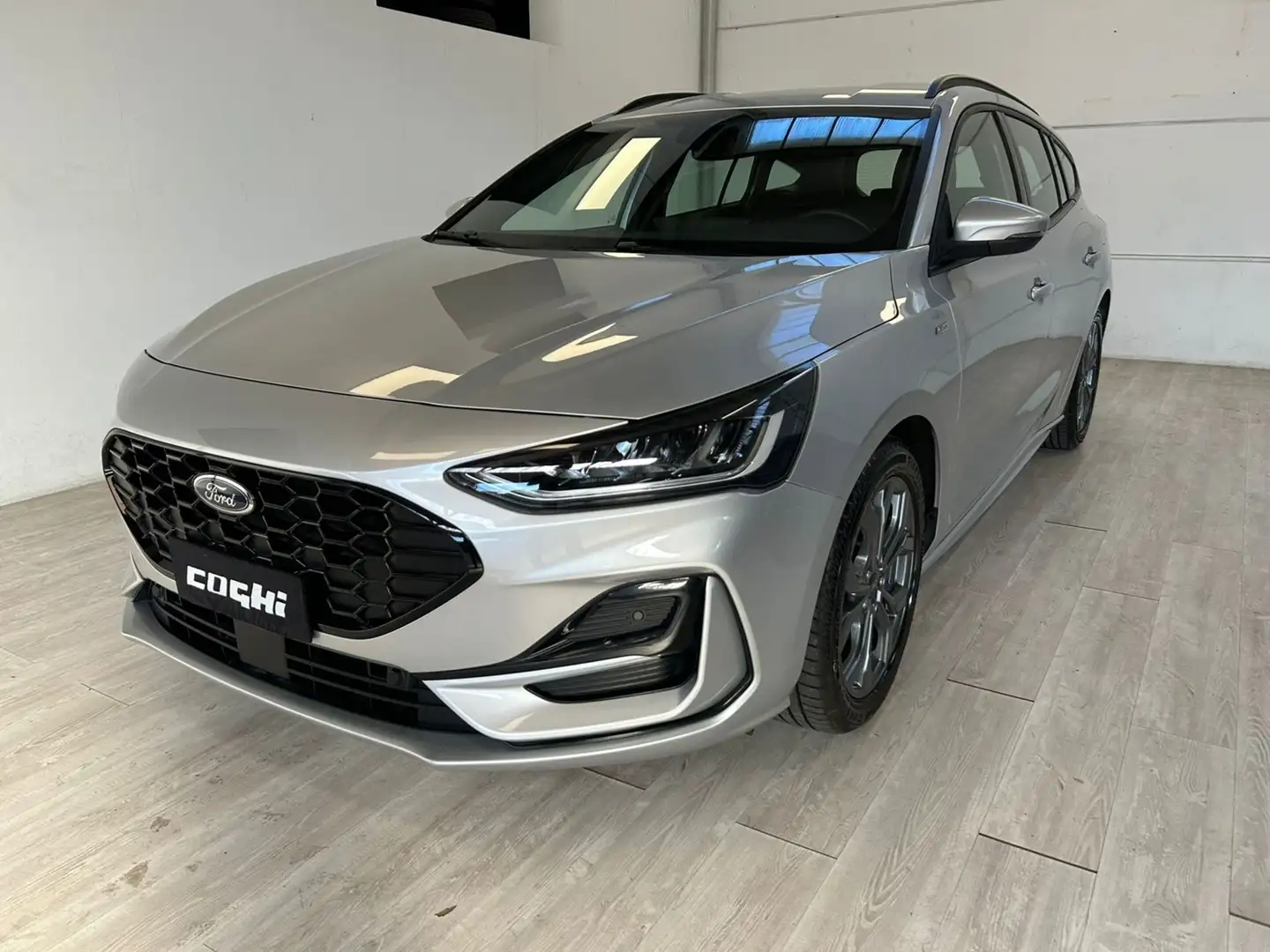 Ford Focus 1.0 EcoBoost Hybrid 125 CV Powershift SW ST-Line Szürke - 1