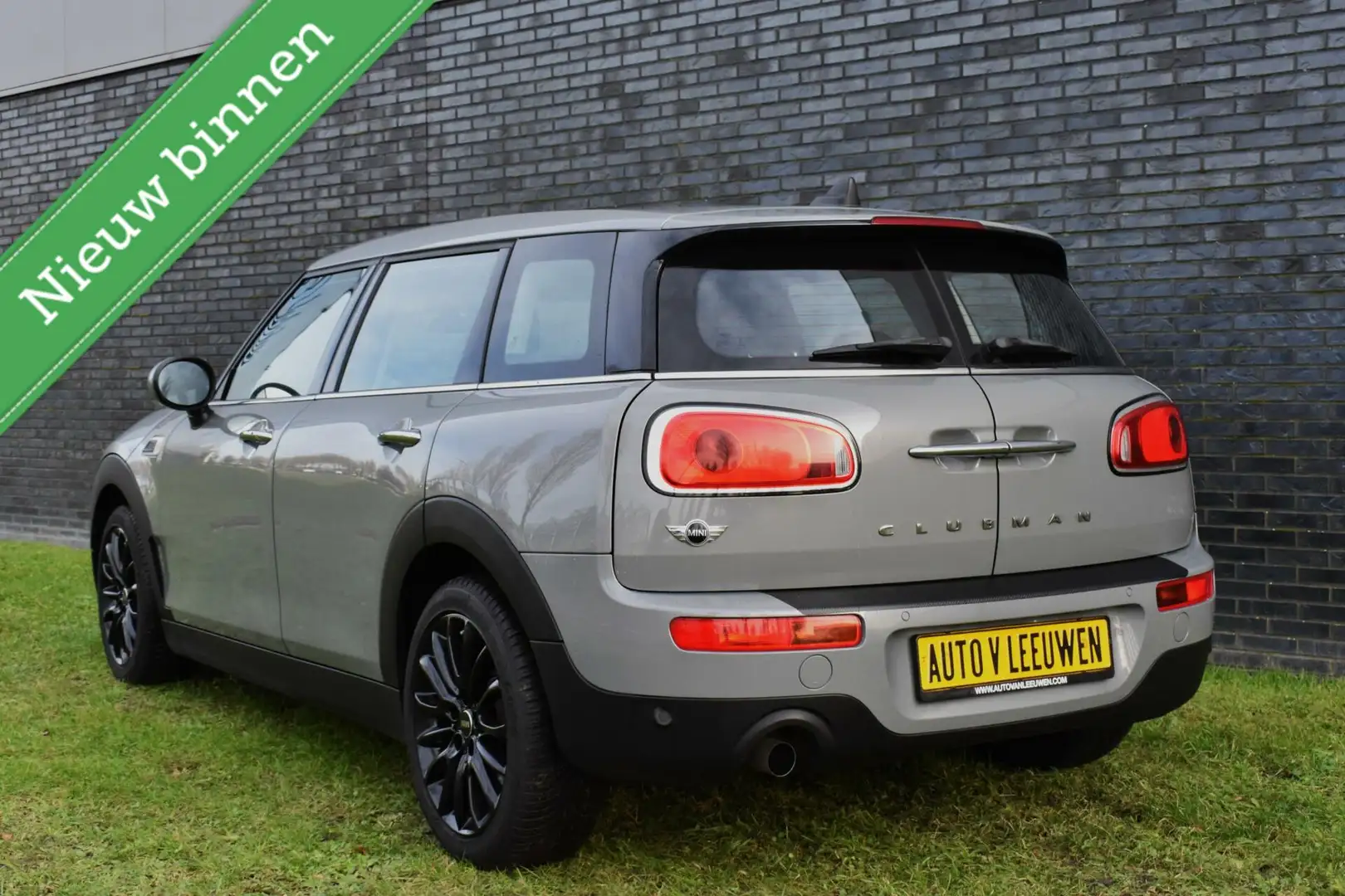 MINI Clubman 1.5 Turbo Chili AUTOMAAT/PDC/STOELVERWARMI Grijs - 2
