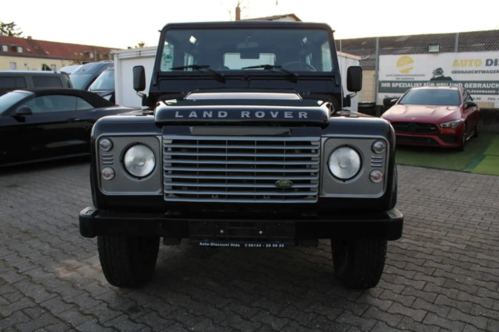 Land Rover Defender 90 SE Station Wagon 1.Hand*Scheckheft*Top Schwarz - 2