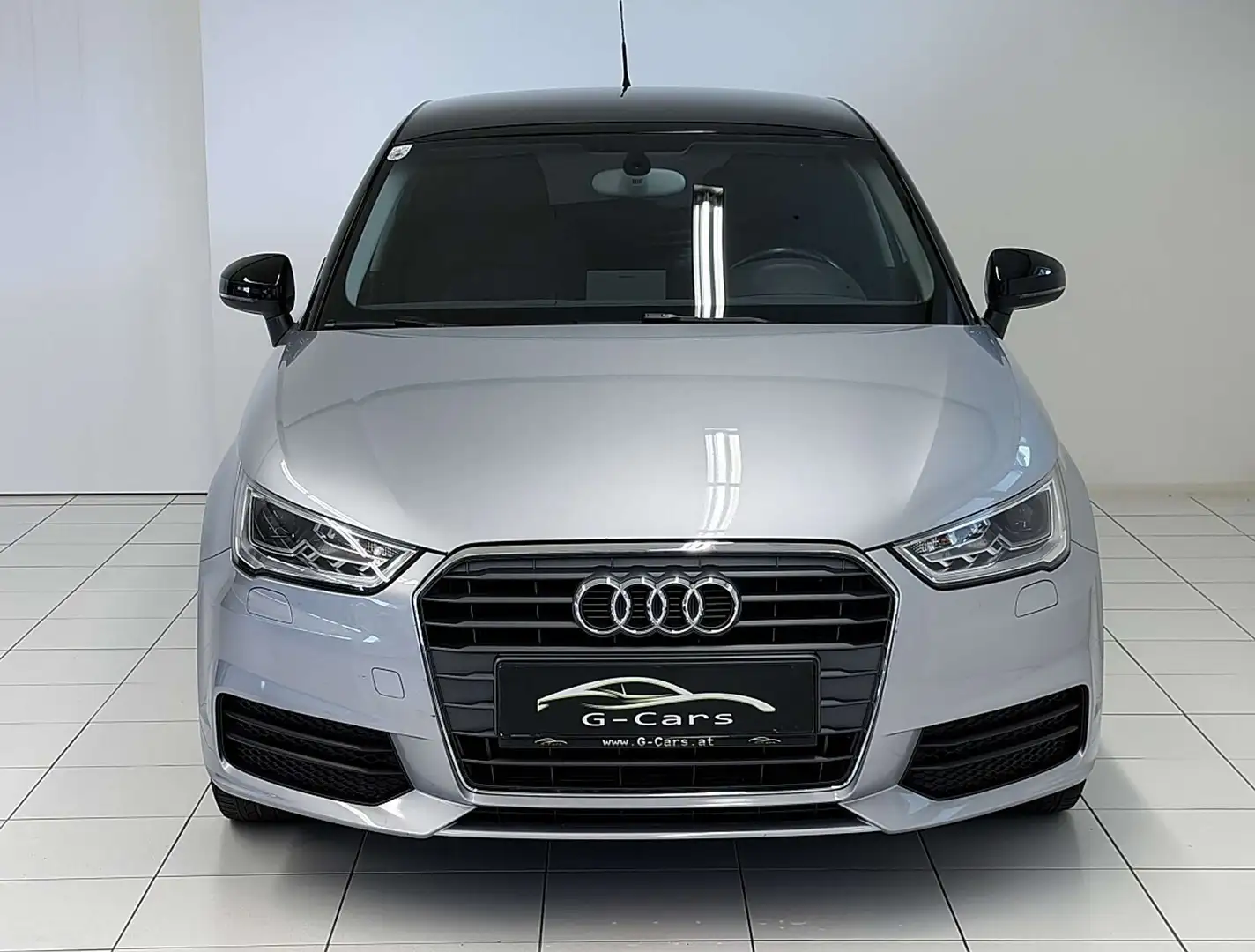 Audi A1 SB 1,0 TFSI intense Grau - 2