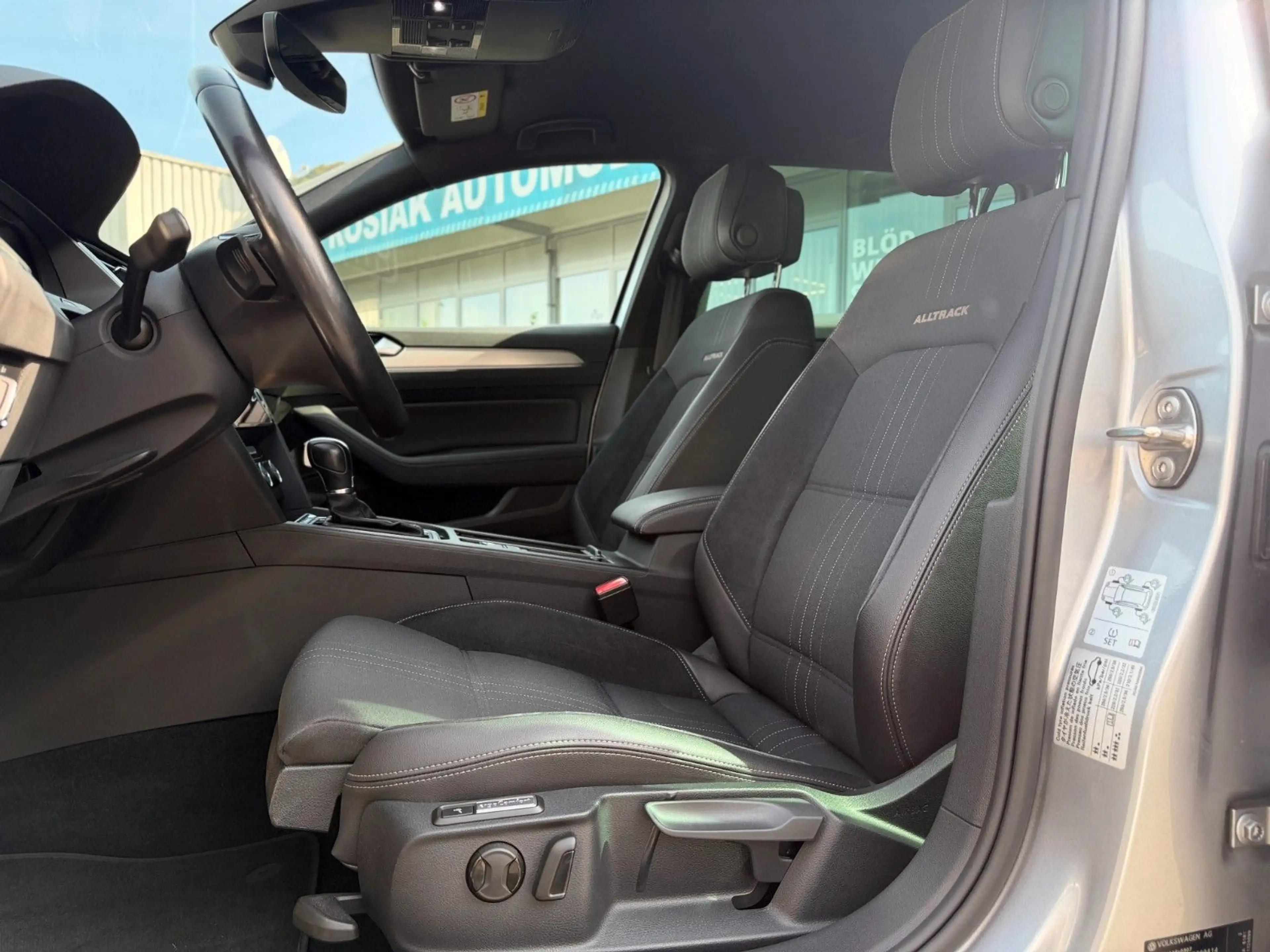 Volkswagen Passat Variant Passat Alltrack wie NEU LED*360Grad*4WD*PDC*ACC — photo 15