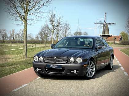 Jaguar XJ 4.2 V8 Sovereign LWB / YOUNGTIMER / FULL SERVICE F