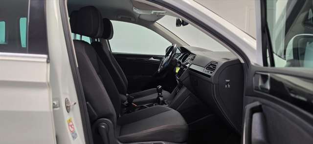 Volkswagen Tiguan — photo 12