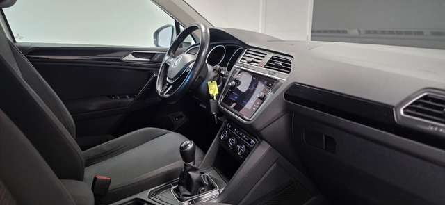Volkswagen Tiguan — photo 13