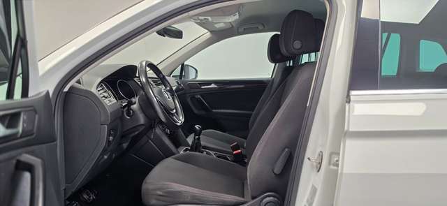 Volkswagen Tiguan — photo 11