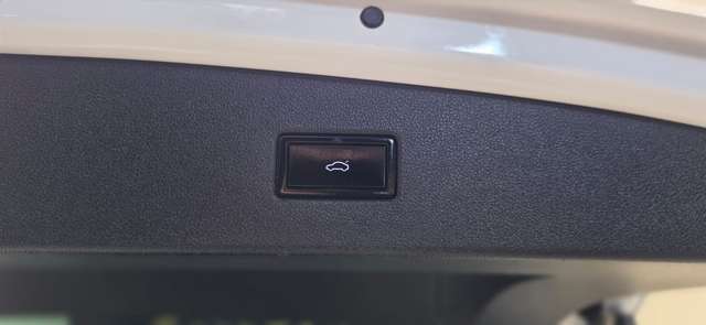 Volkswagen Tiguan — photo 17