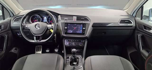 Volkswagen Tiguan — photo 9