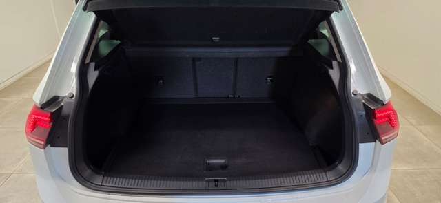 Volkswagen Tiguan — photo 16