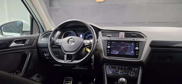Volkswagen Tiguan — photo 10