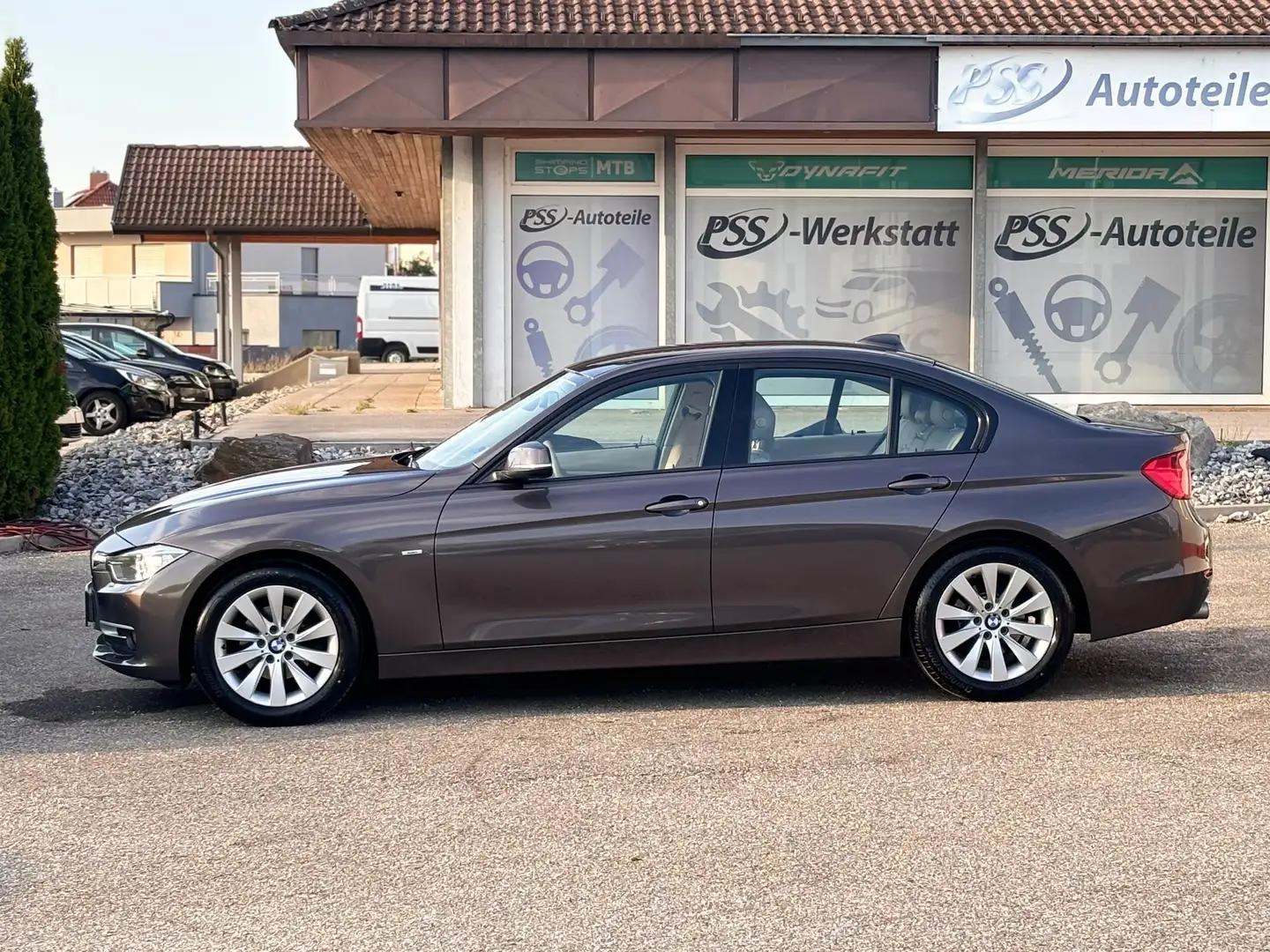 BMW 318 318 d Braun - 2