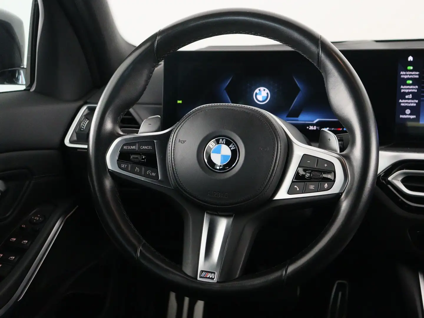BMW 330 3 Serie Sedan 330i Zwart - 2