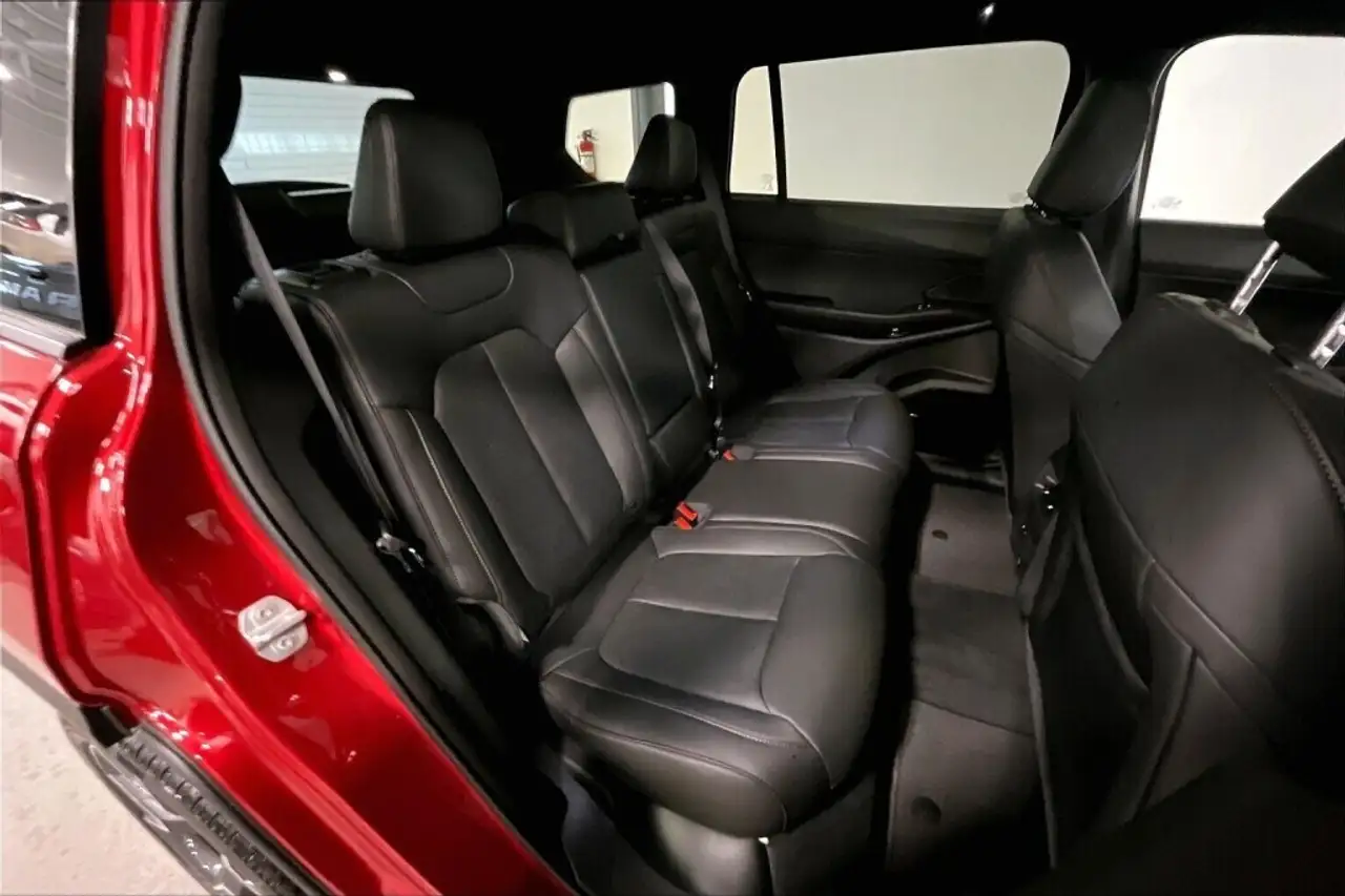 Jeep Cherokee снимка Jeep Cherokee