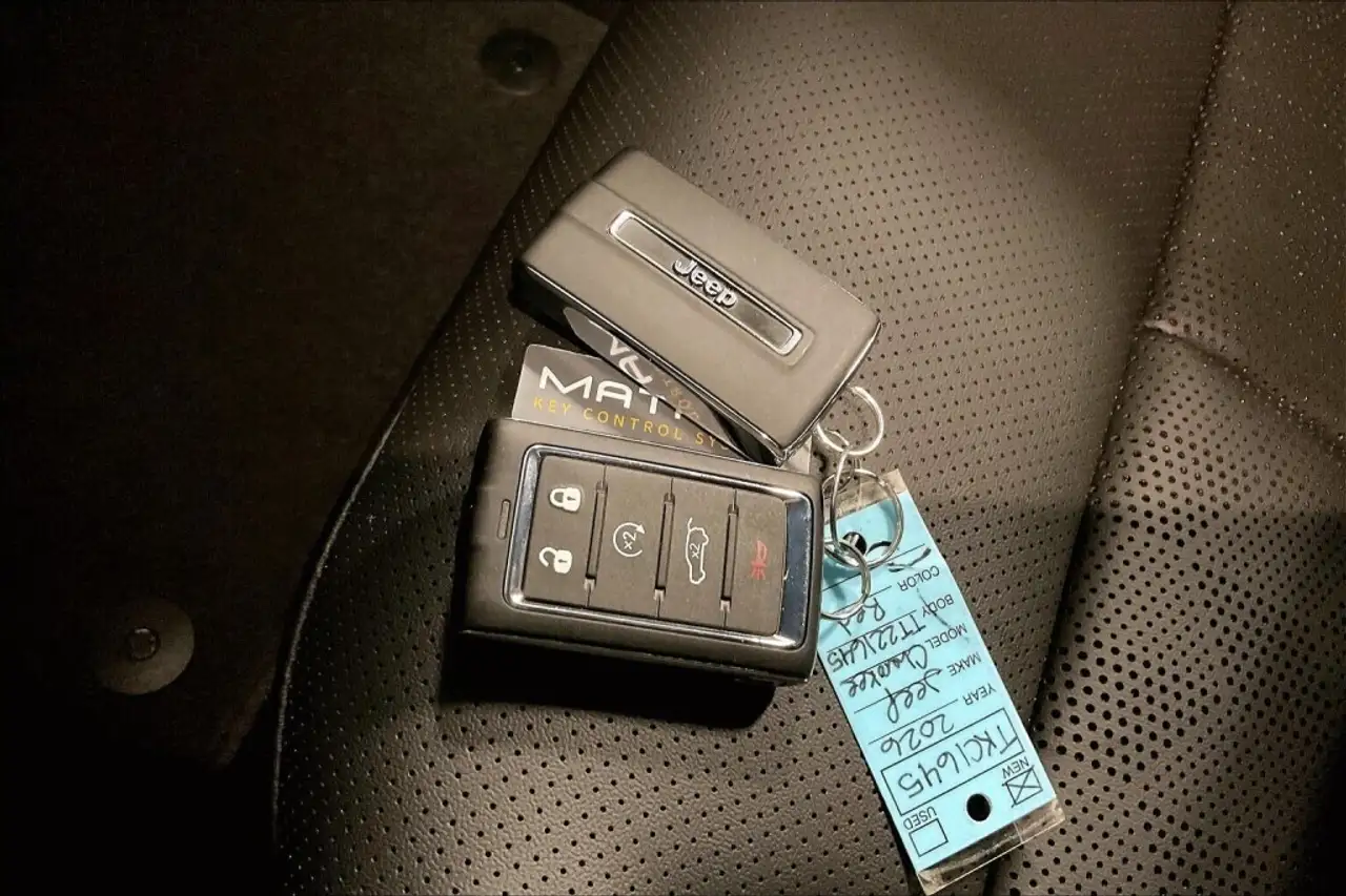 Jeep Cherokee снимка Jeep Cherokee