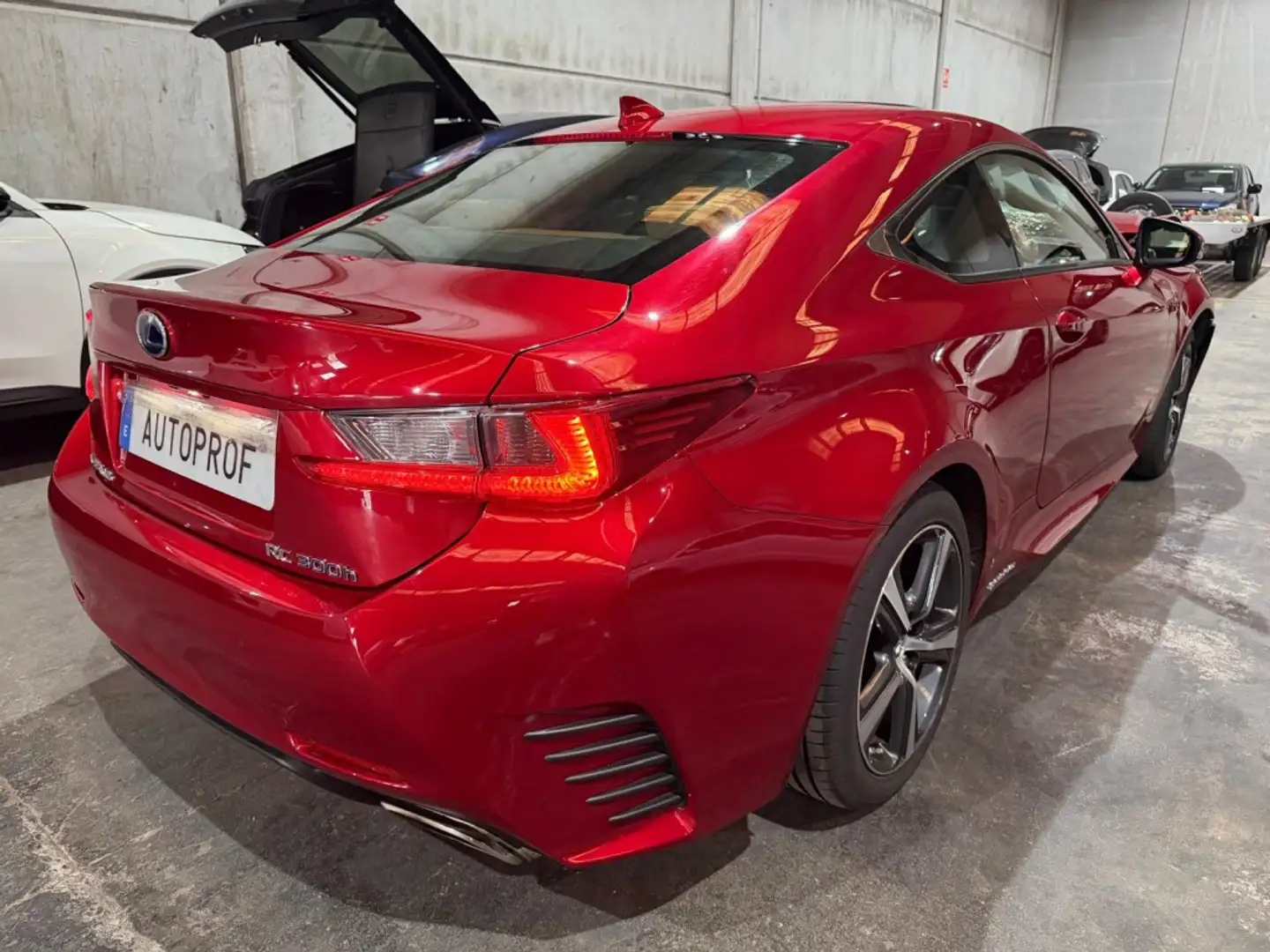 Lexus RC 300h Luxury - 1
