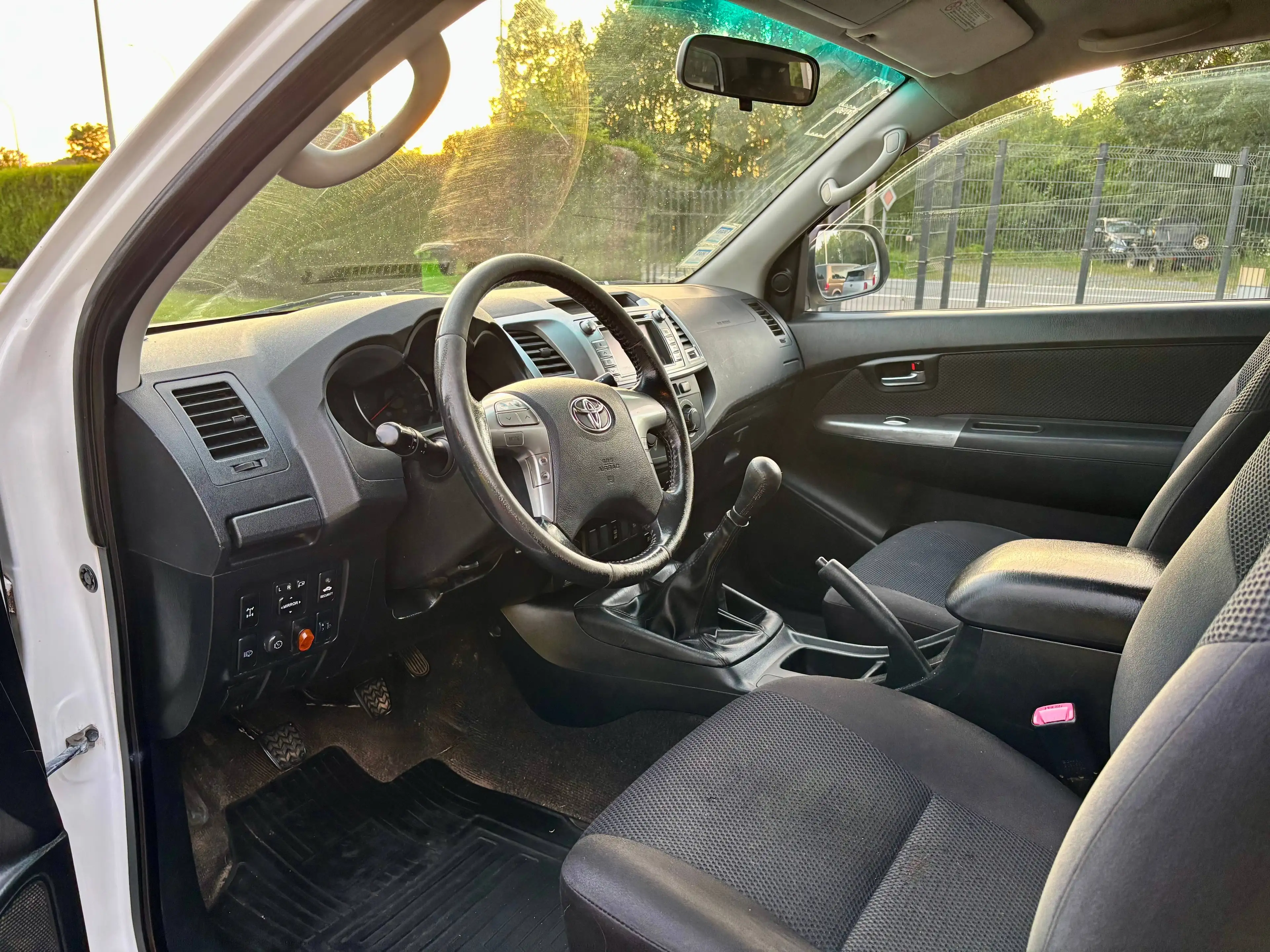 Toyota Hilux 2.5 D-4D 4WD 17500 excl.  * Belgium car * — photo 13