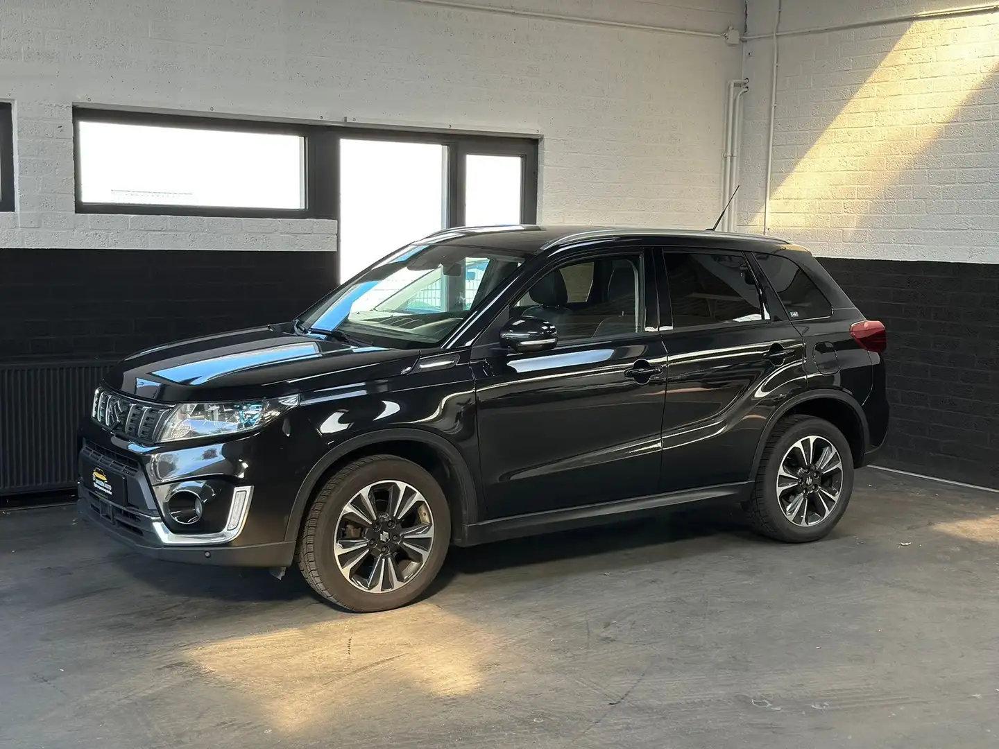 Suzuki Vitara 1.4 Boosterjet Stijl, automaat, leder/alcantara, p Schwarz - 2