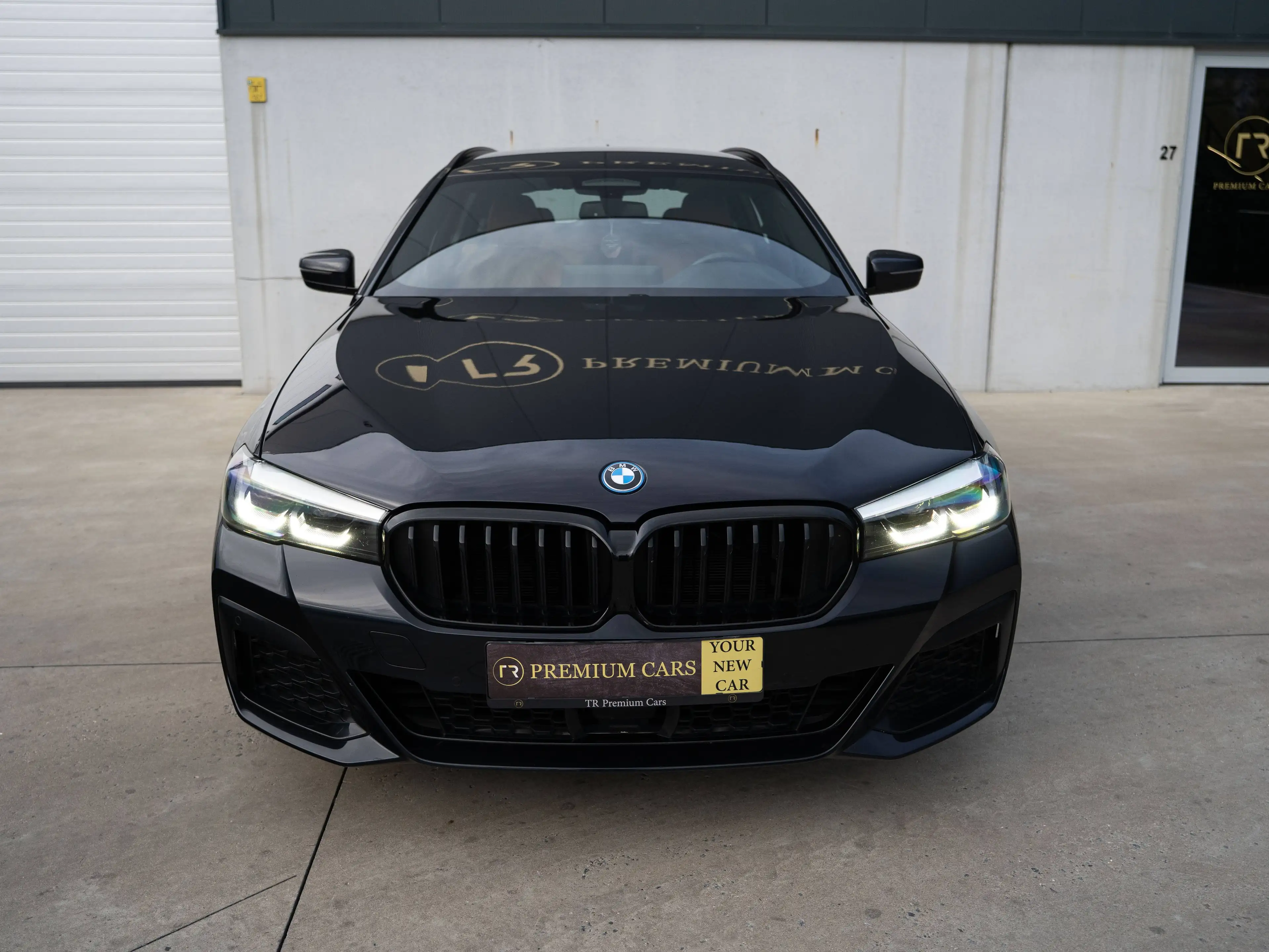 BMW 530 e l Touring l M-Pack l Trekhaak l HIFI l Shadow l Camera l Driver Assist — photo 4