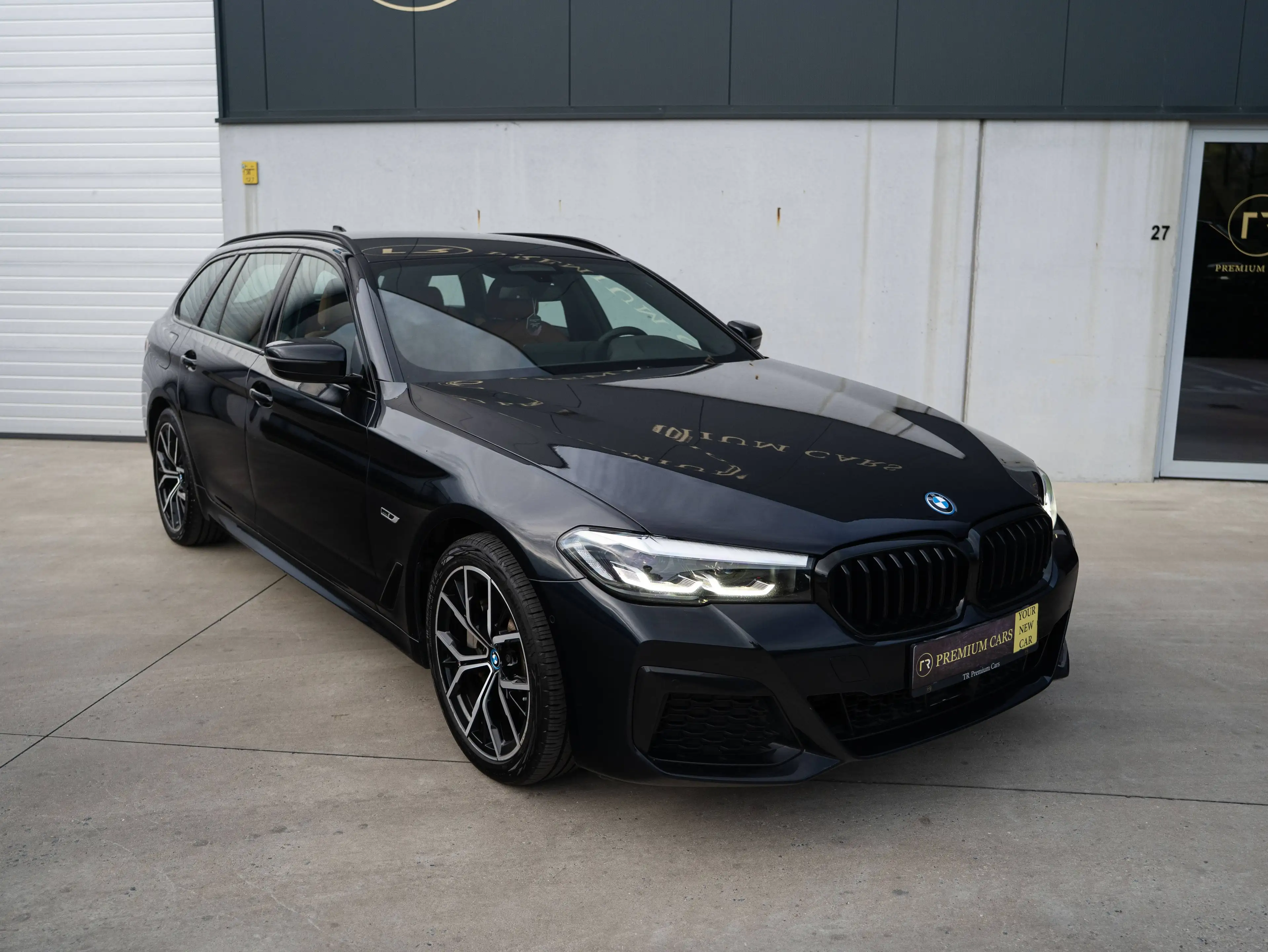BMW 530 e l Touring l M-Pack l Trekhaak l HIFI l Shadow l Camera l Driver Assist — photo 7