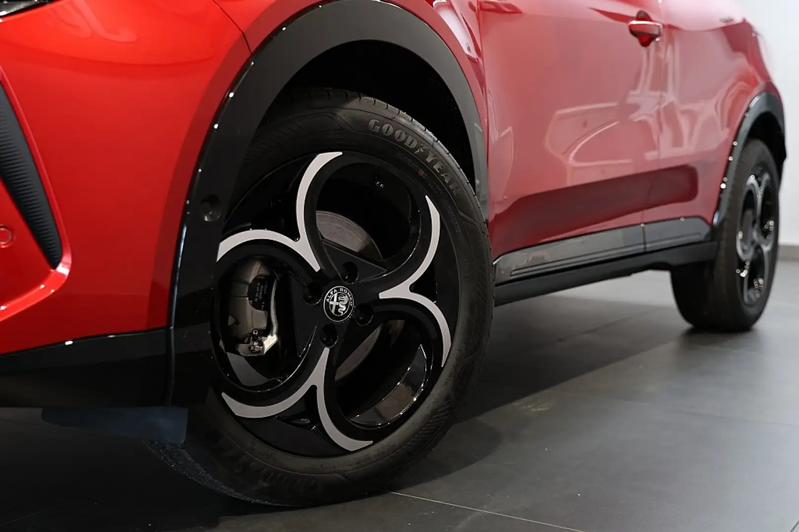 Alfa Romeo Junior Ibrida Q4 1.2 e-DCT6 Mild Hybrid Q4 Rouge - 2