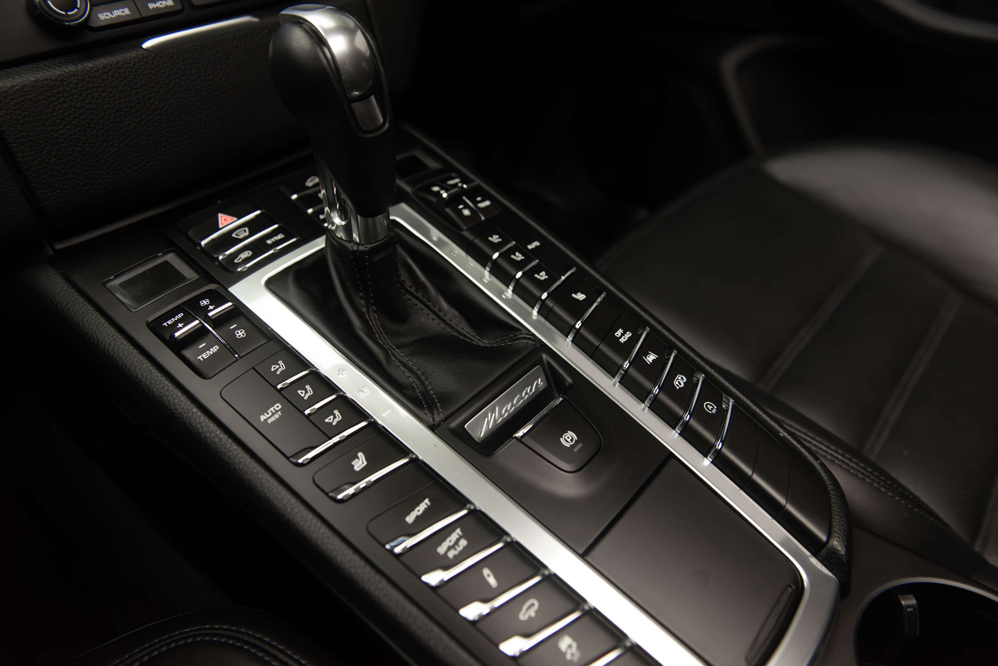 2017 Porsche Macan AWD 4dr GTS 3.0L thumb 15