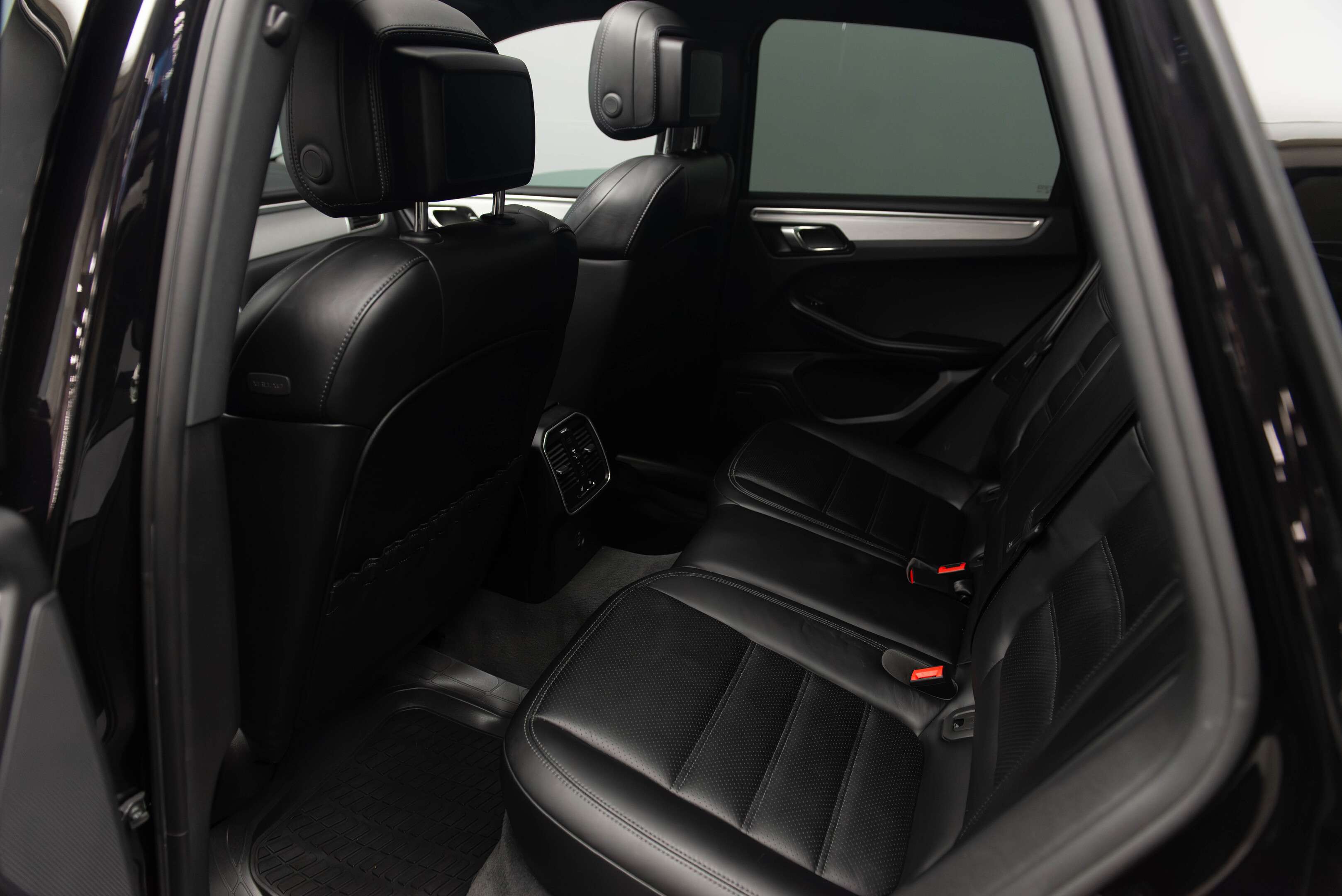 2017 Porsche Macan AWD 4dr GTS 3.0L thumb 27