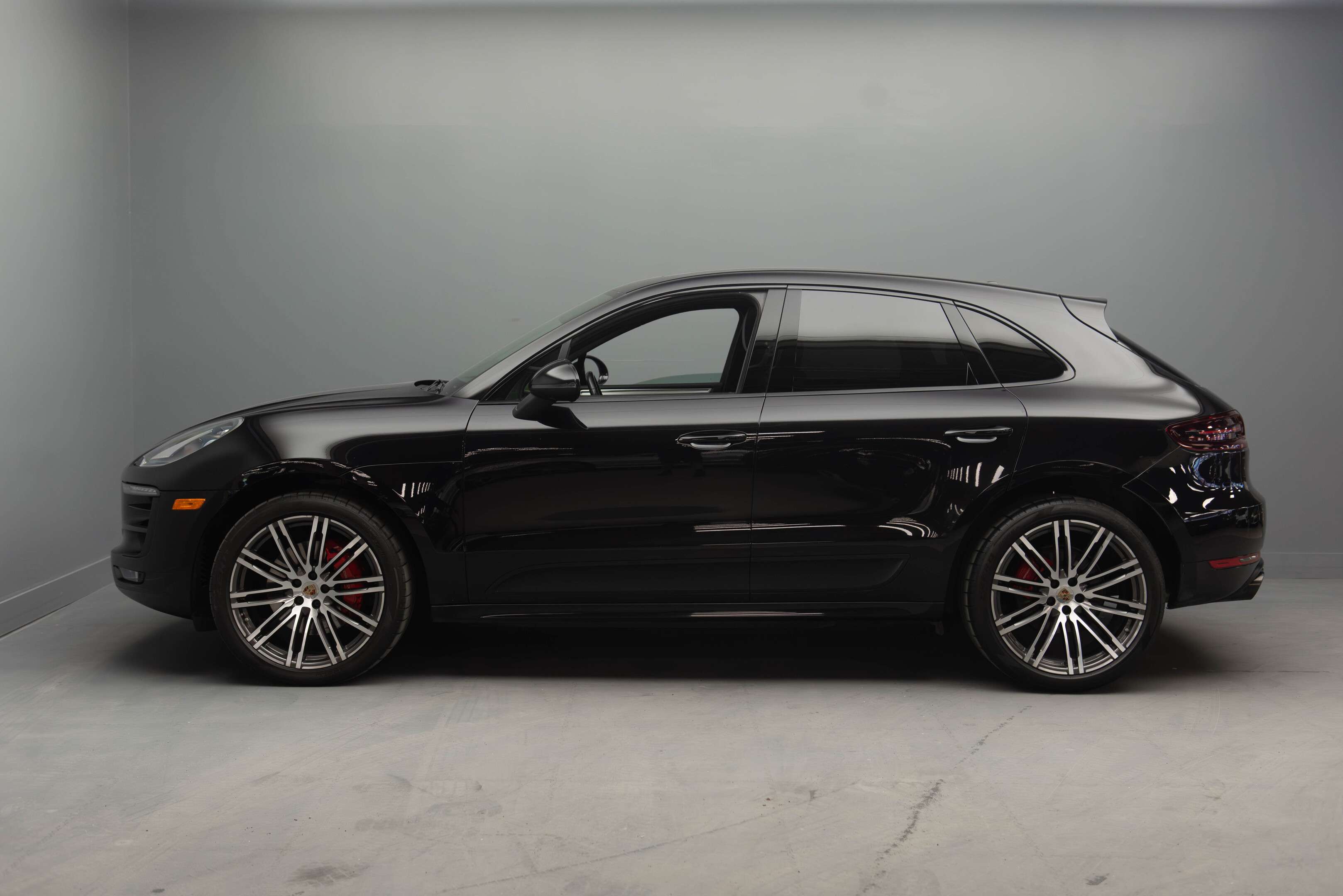 2017 Porsche Macan AWD 4dr GTS 3.0L alt 2