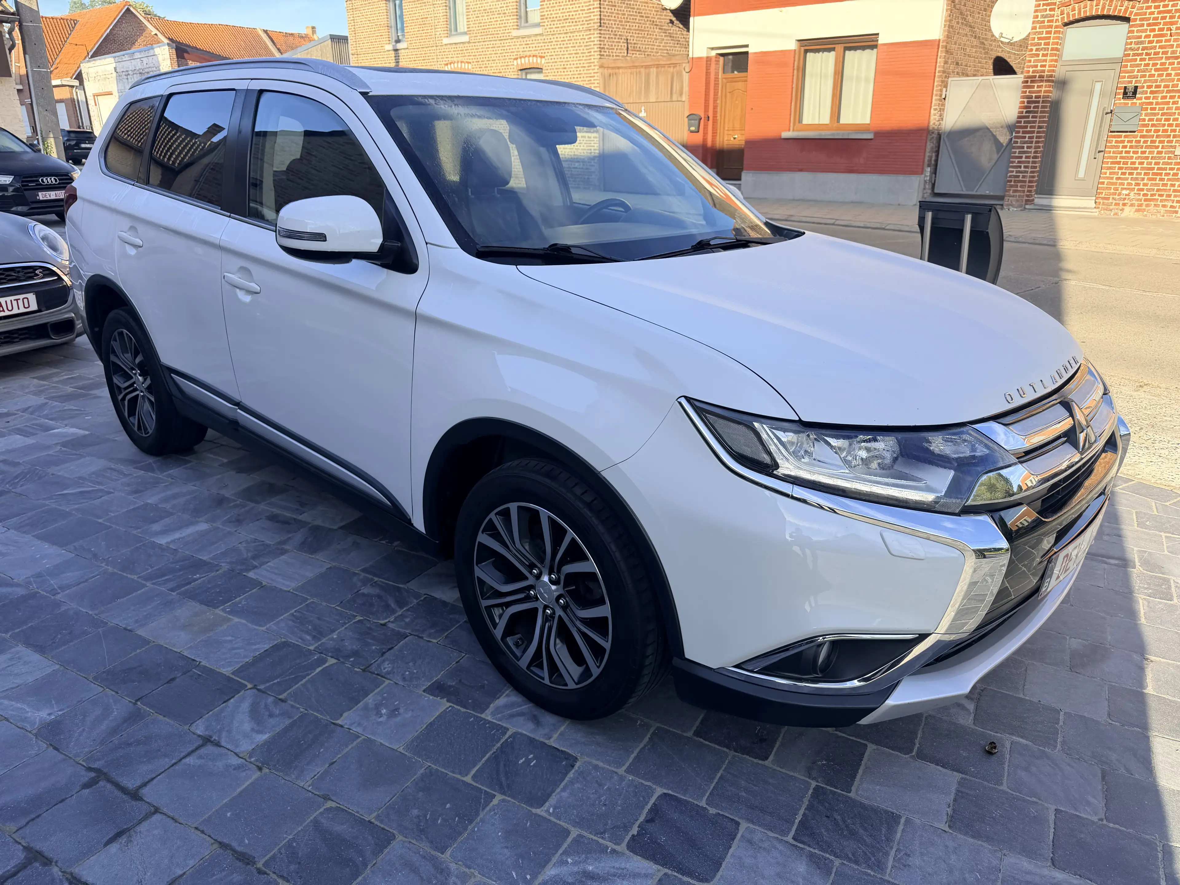 Mitsubishi Outlander Outlander 2.2 DI-D 4WD*BOITE AUTO*7 PLACES*GARANTI — photo 5
