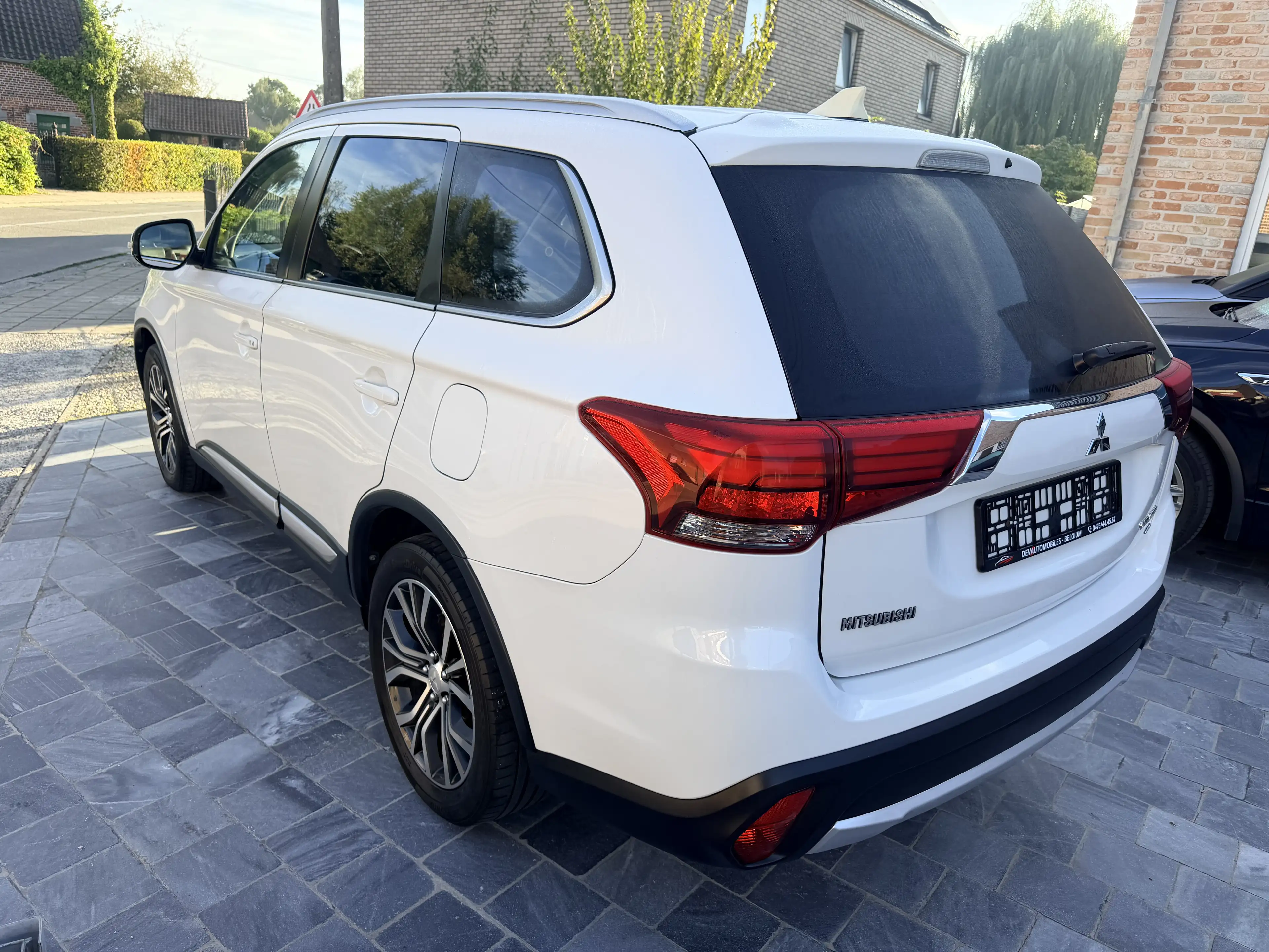 Mitsubishi Outlander Outlander 2.2 DI-D 4WD*BOITE AUTO*7 PLACES*GARANTI — photo 3