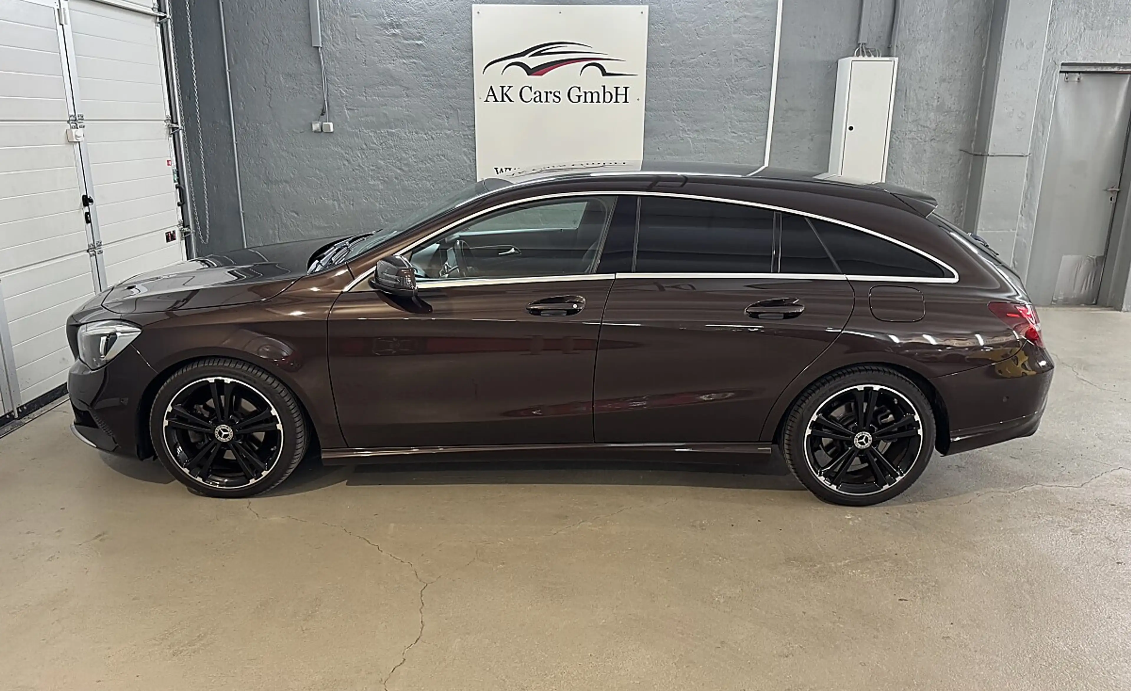 Mercedes-Benz CLA 220 d Shooting Brake — photo 8