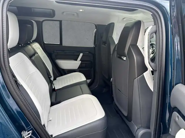 Land Rover Defender view 5