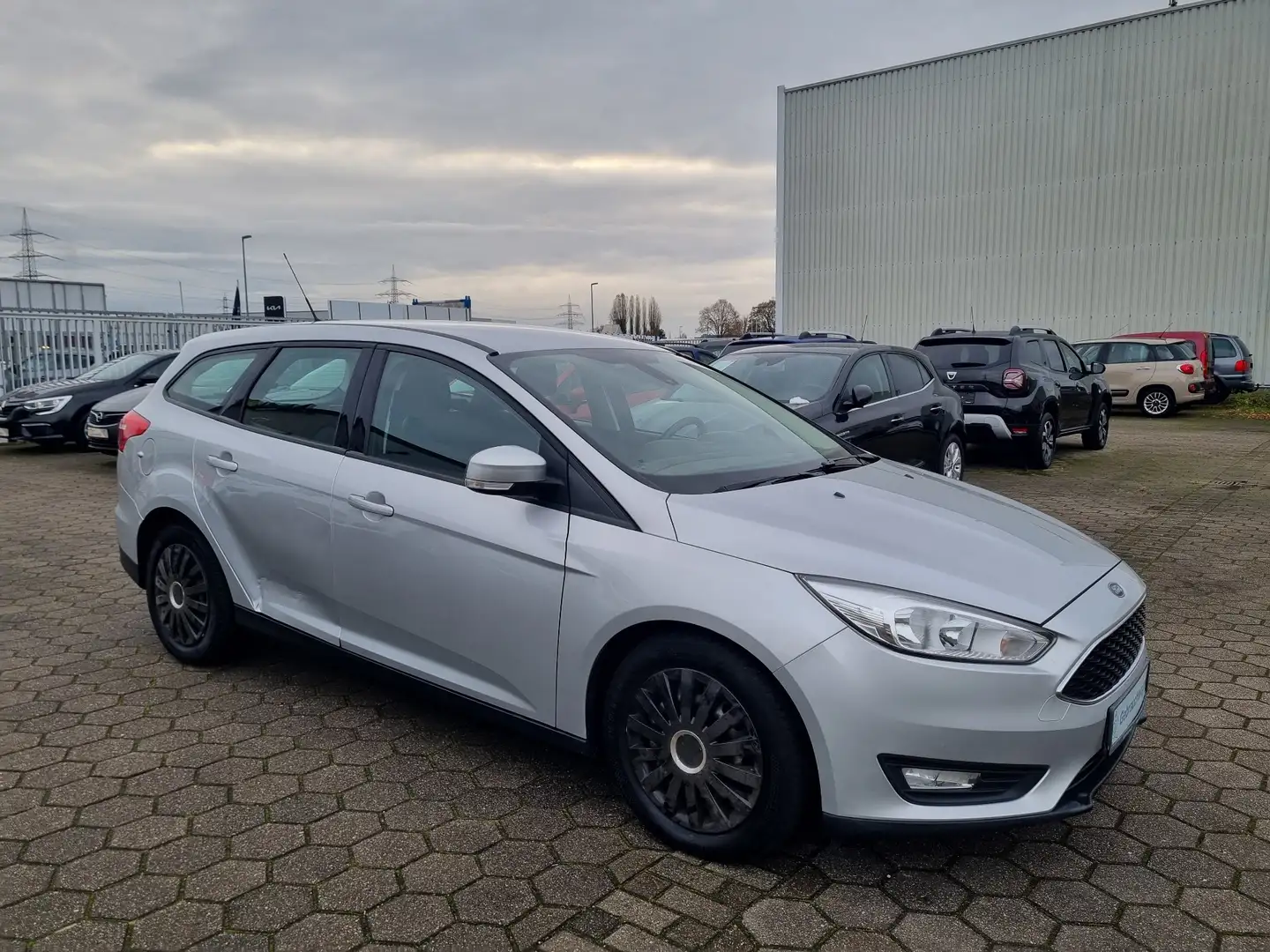 Ford Focus Turnier 2.0 TDCi Business"1.Hand"Navi... Argent - 2
