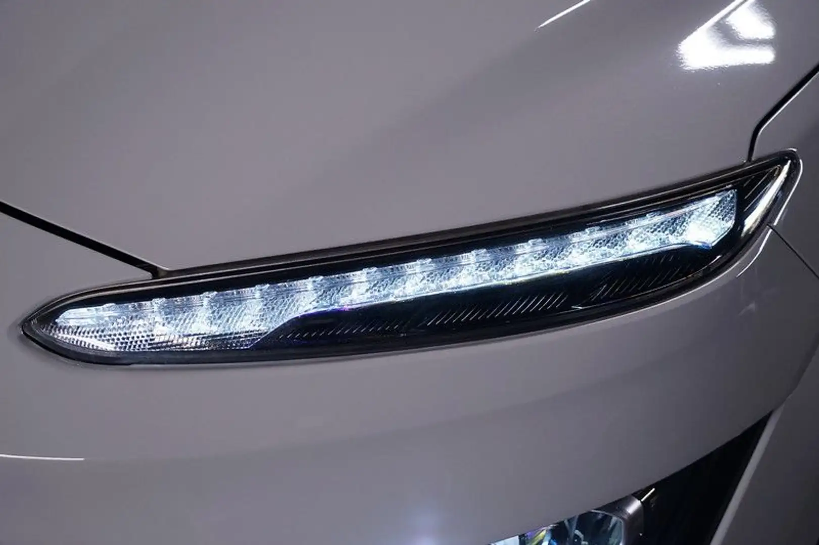 Hyundai KONA 39 kWh Elektro Trend*LED*RFK*SHZ*Navi*OBC* Grau - 2