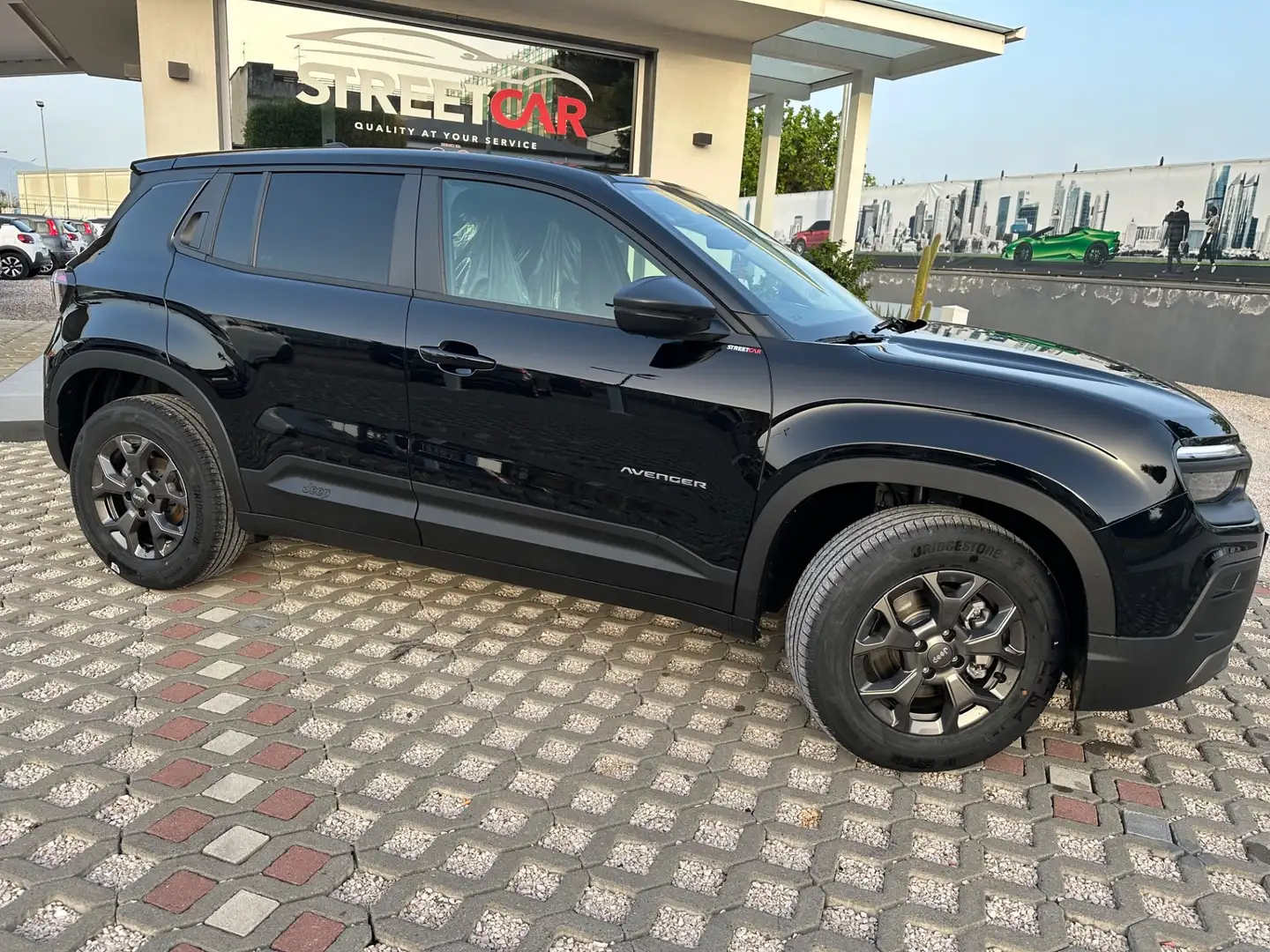 Jeep Avenger 1.2 Turbo 100 CV MHEV Longitude automatica Noir - 2