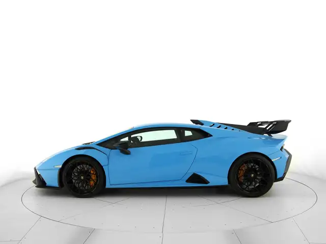 Lamborghini Huracan view 3