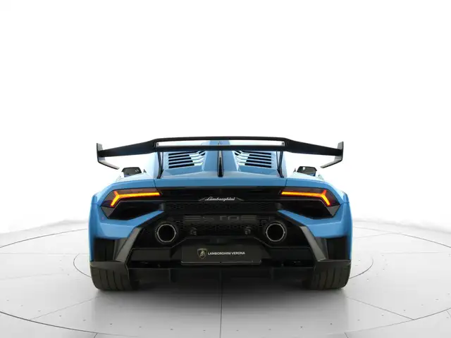 Lamborghini Huracan view 5