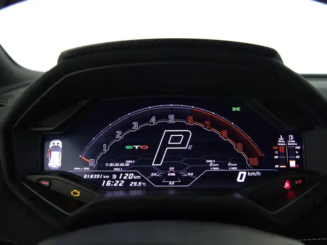 Lamborghini Huracan view 12