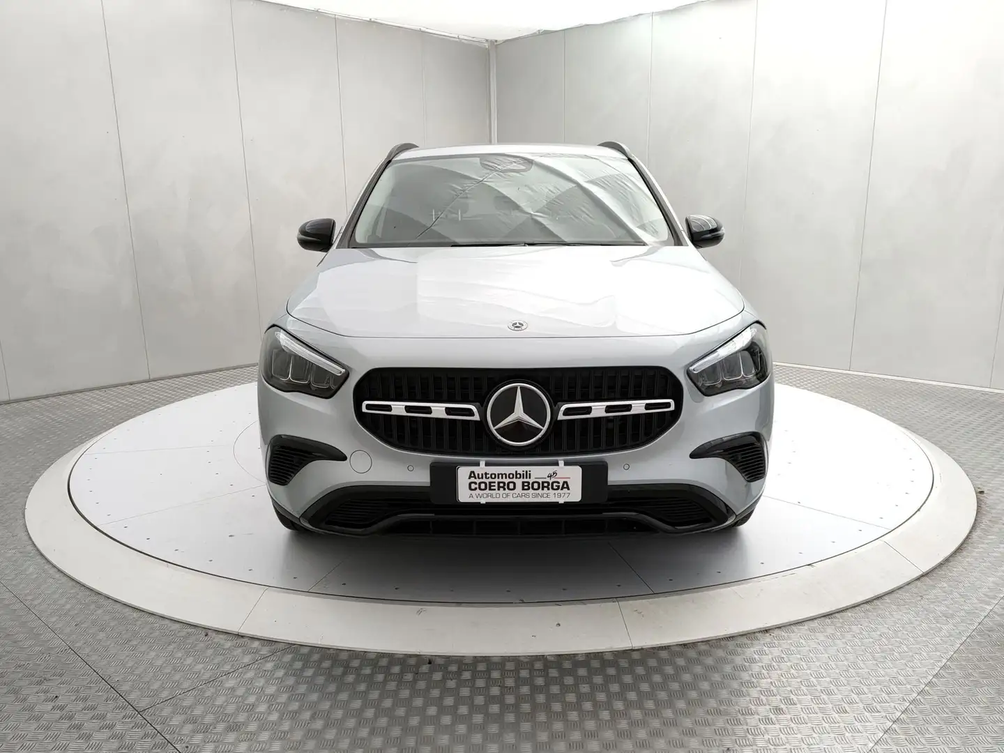 Mercedes-Benz GLA 200 GLA 200 d Automatic Progressive Advanced Plus Plateado - 2
