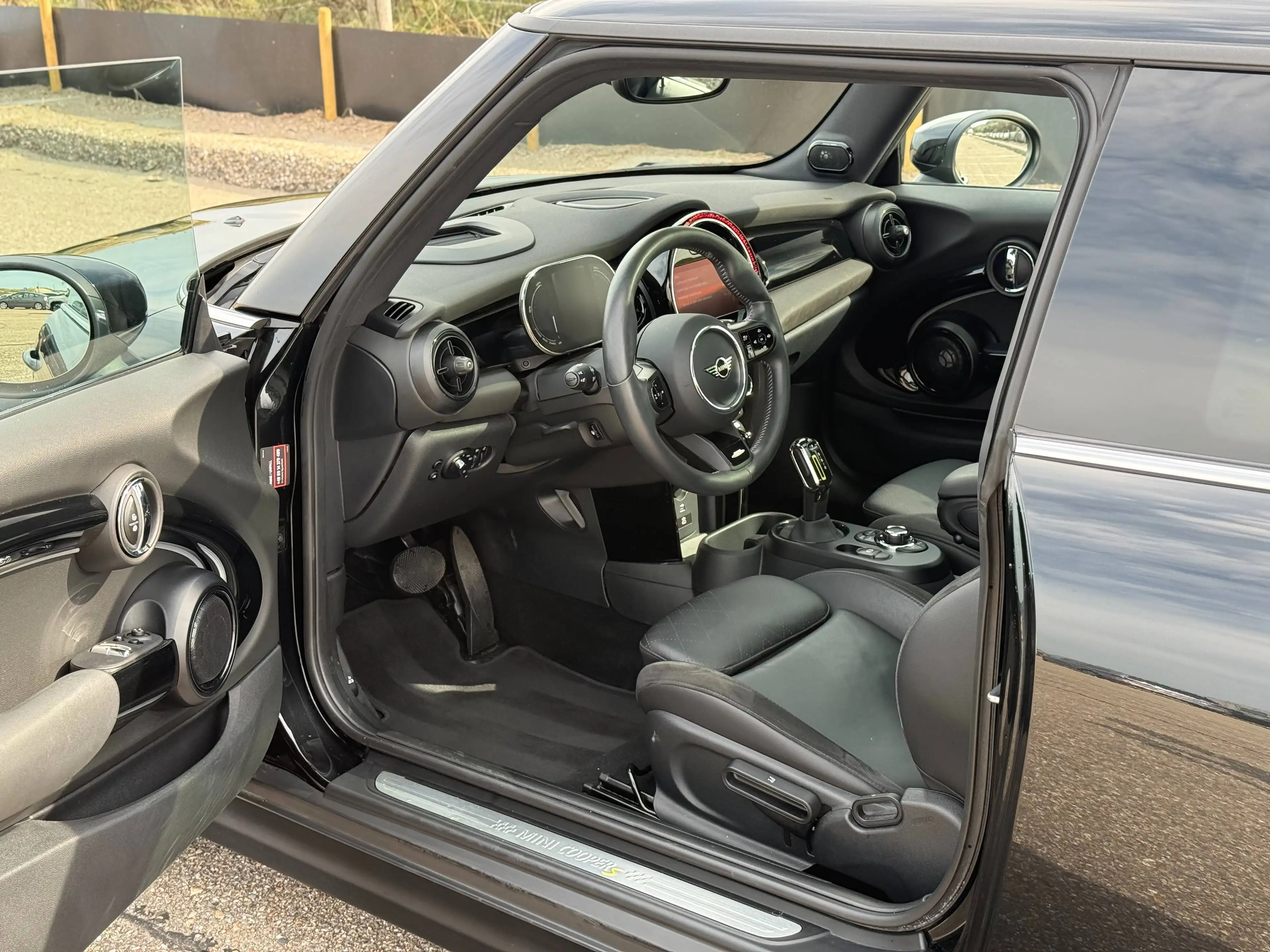 MINI Cooper SE | Pano | Harman Kardon | Head-Up | Full | LED | Keyless | Ambient | Electric | — photo 7