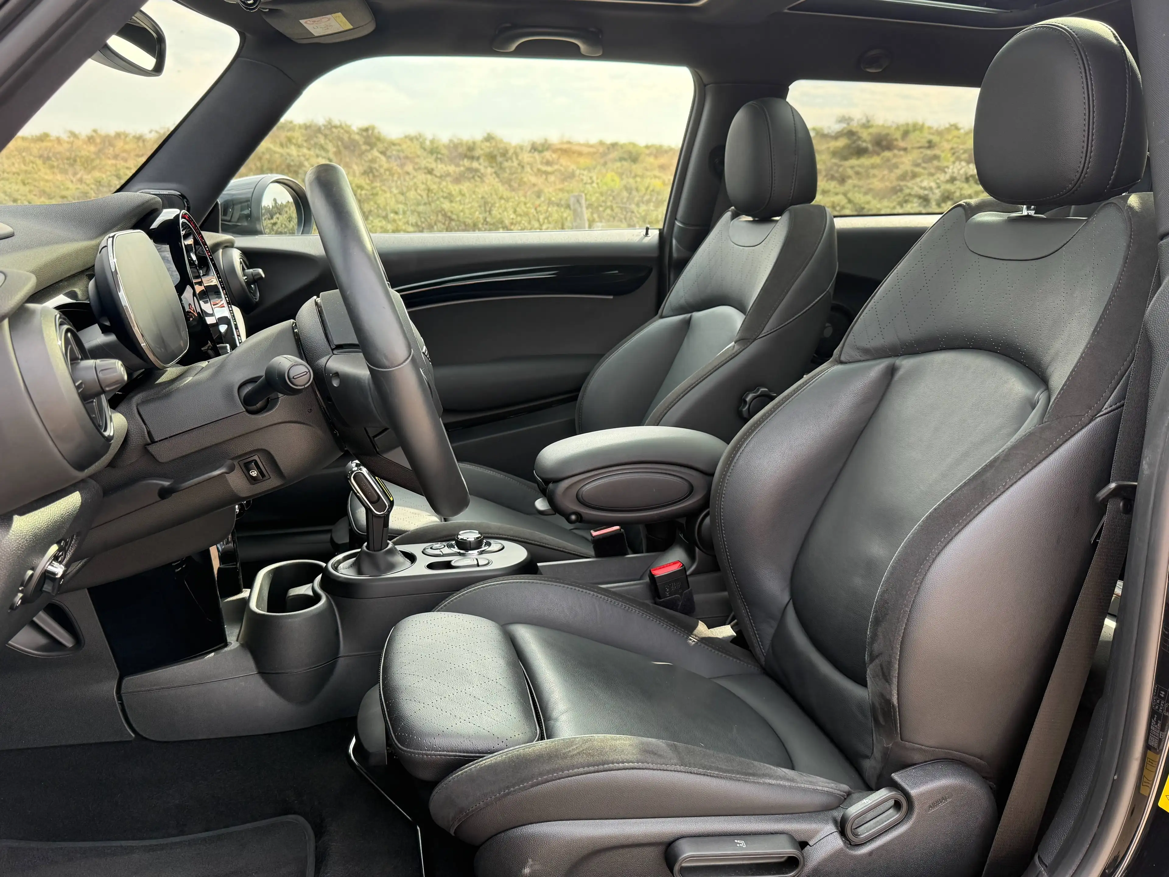 MINI Cooper SE | Pano | Harman Kardon | Head-Up | Full | LED | Keyless | Ambient | Electric | — photo 5