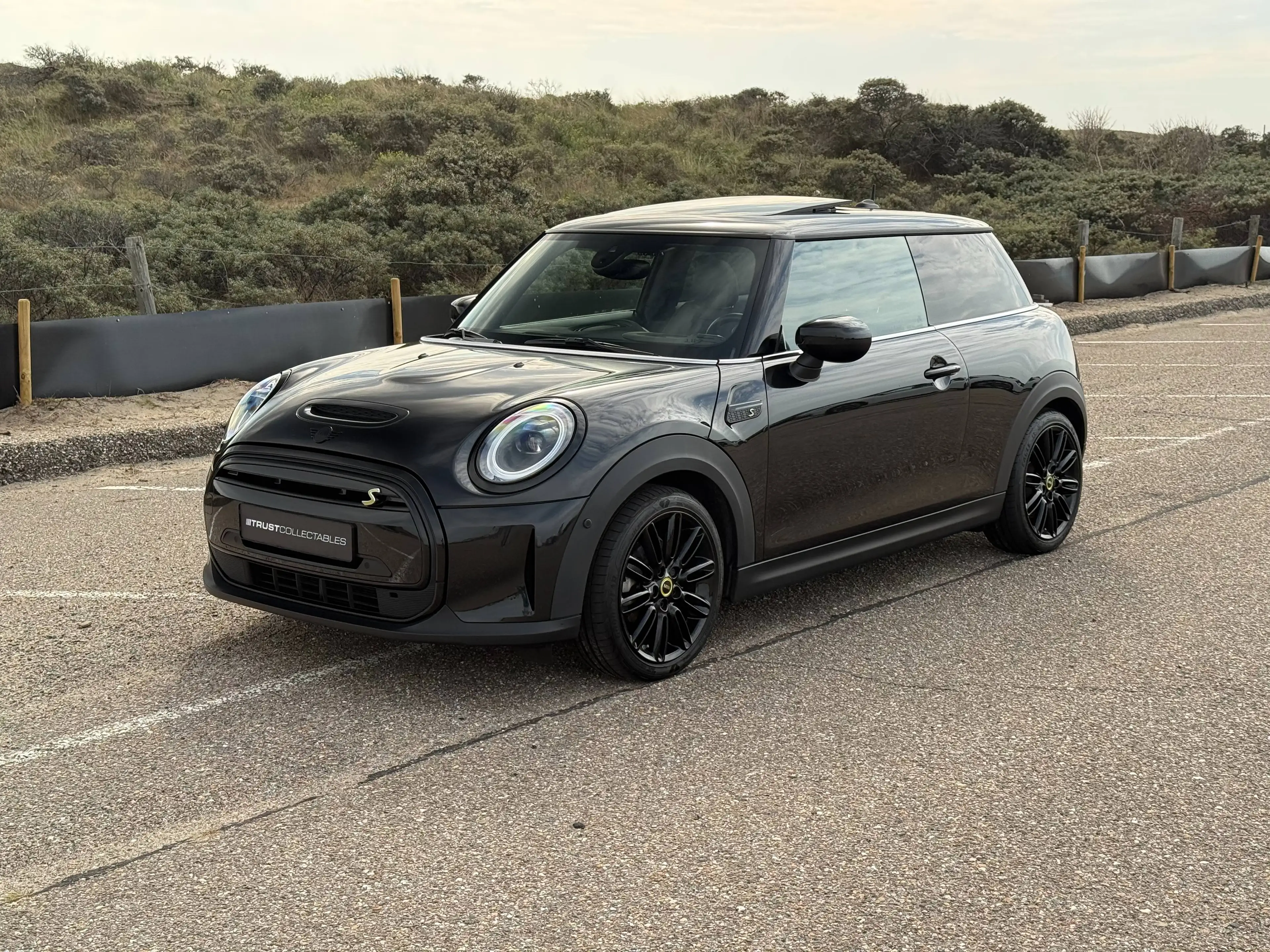 MINI Cooper SE | Pano | Harman Kardon | Head-Up | Full | LED | Keyless | Ambient | Electric | — photo 12