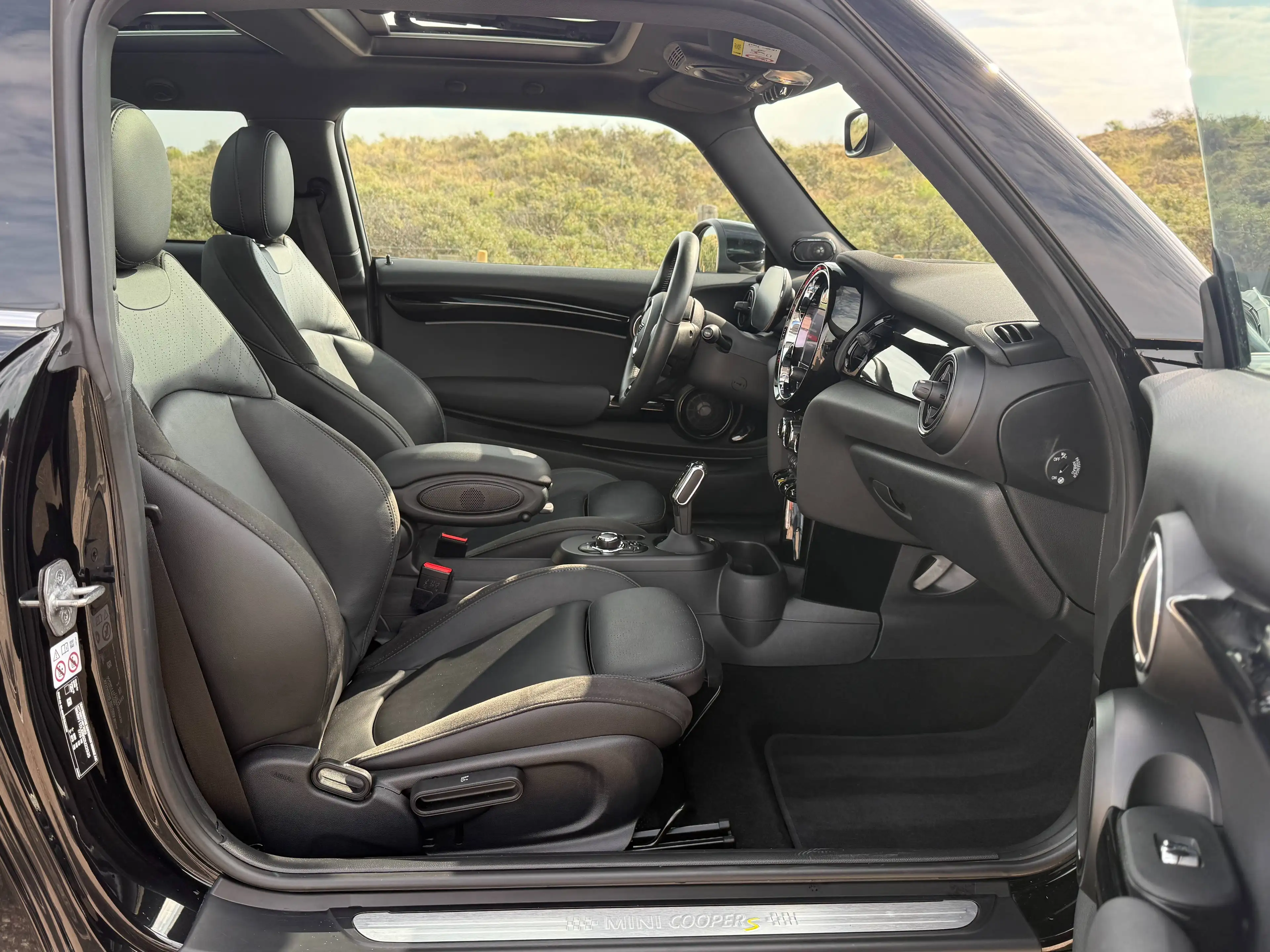 MINI Cooper SE | Pano | Harman Kardon | Head-Up | Full | LED | Keyless | Ambient | Electric | — photo 15