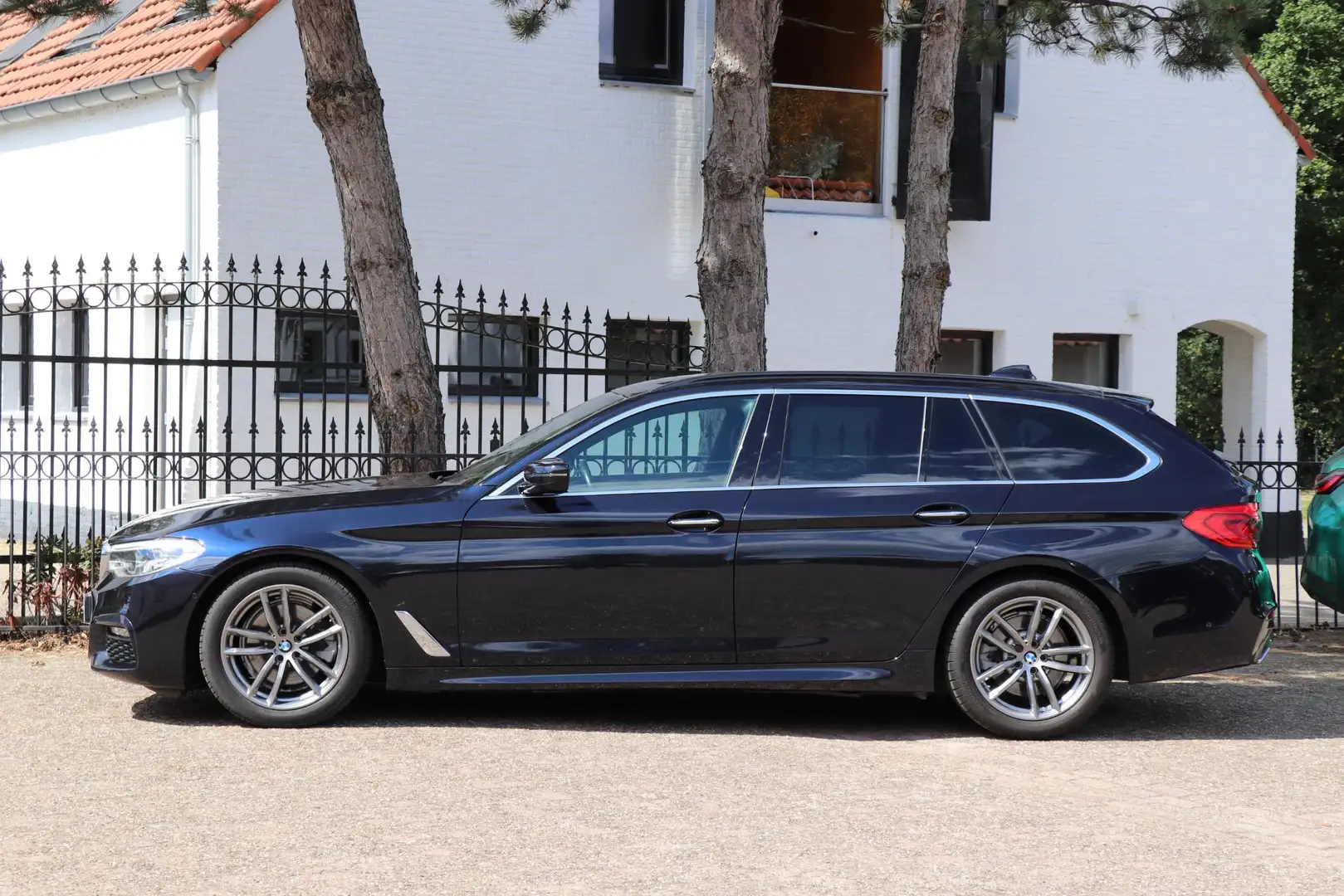 BMW 520 5-serie Touring 520i High Executive |M-Sport |HIFI Noir - 2