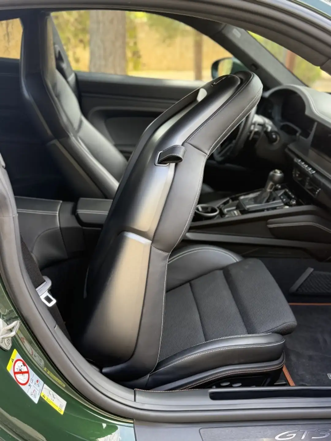 포르쉐 911 GT3 Touring 2024 초록 사진 8