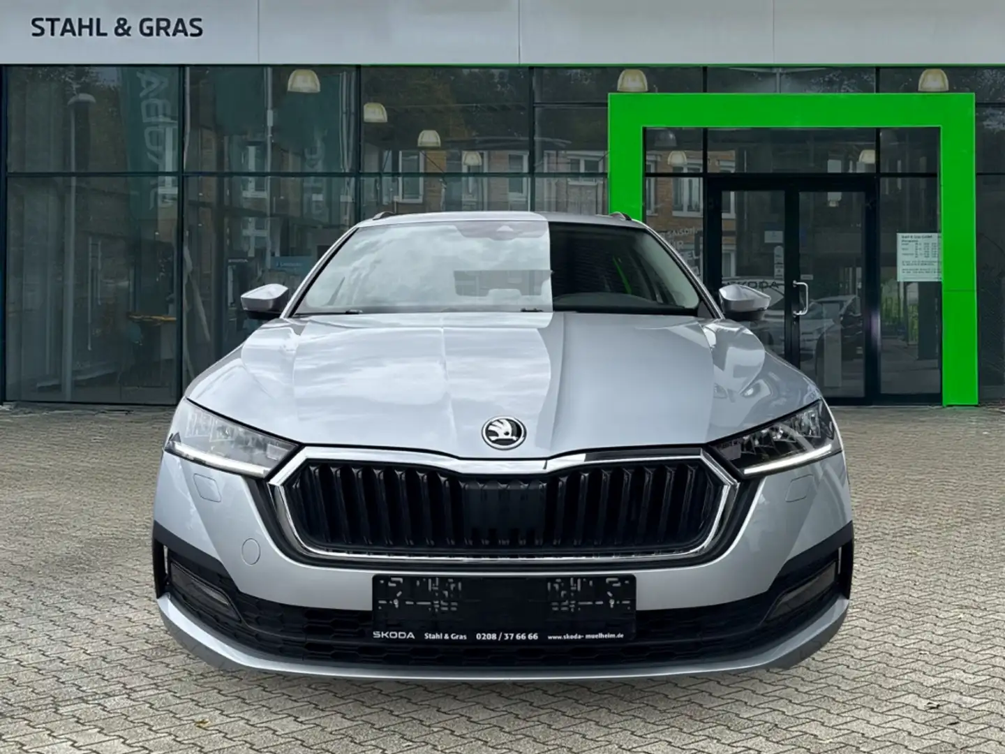 Skoda Octavia Combi Ambition 1,0TSIe-TEC DSG Pano Navi Silber - 2